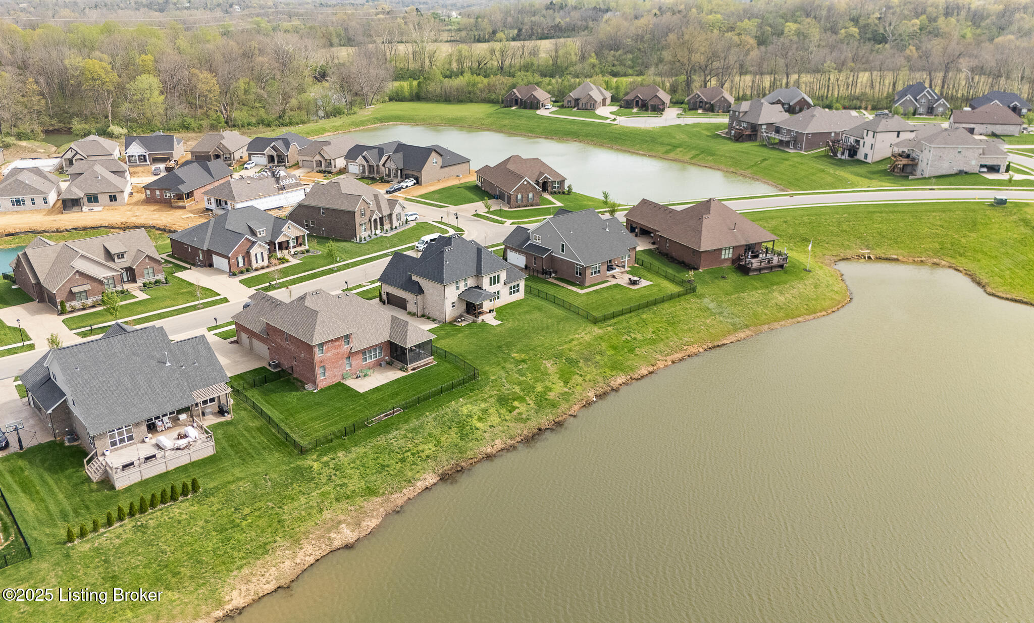 2004 Scenic Lakes Dr