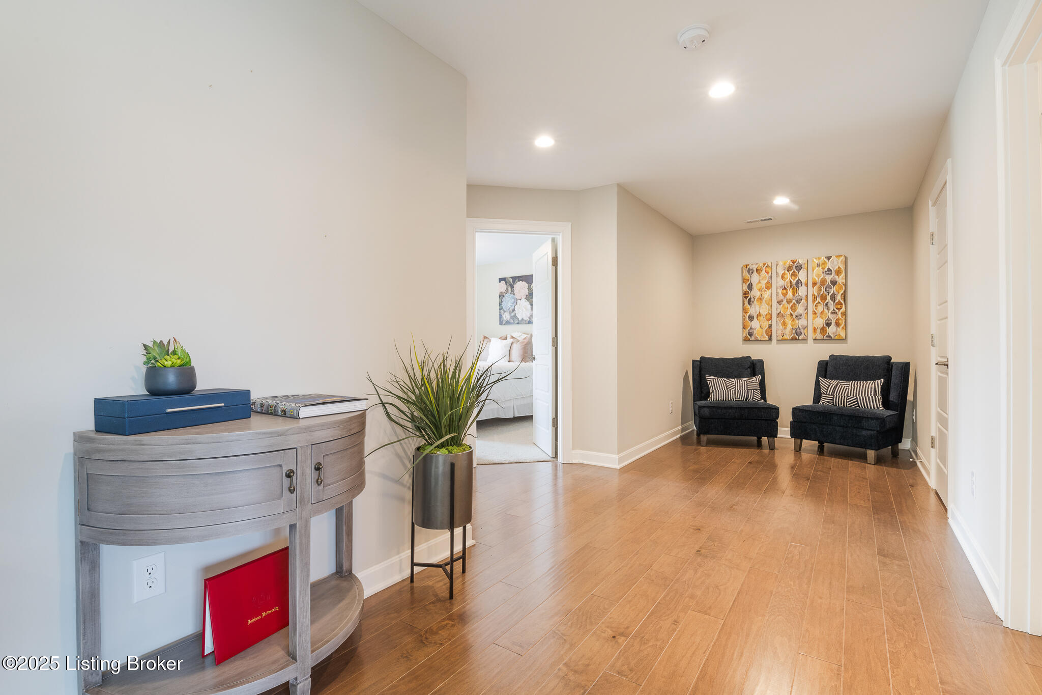 2004 Scenic Lakes Dr