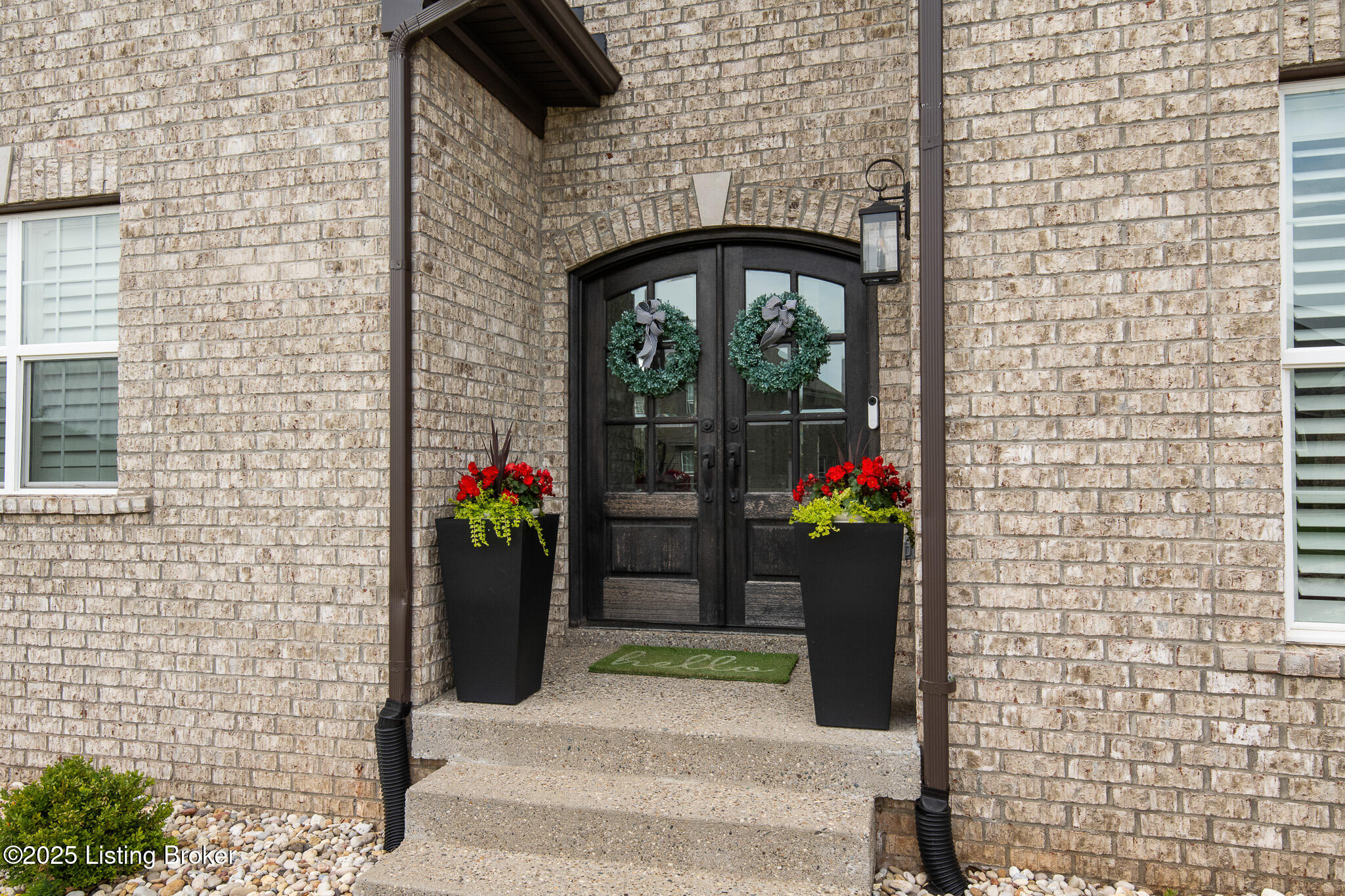 2004 Scenic Lakes Dr
