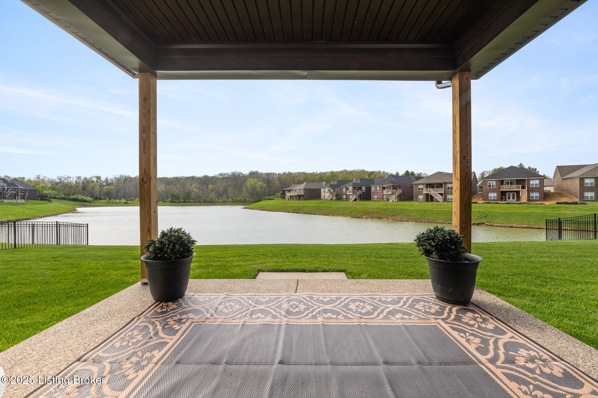 2004 Scenic Lakes Dr