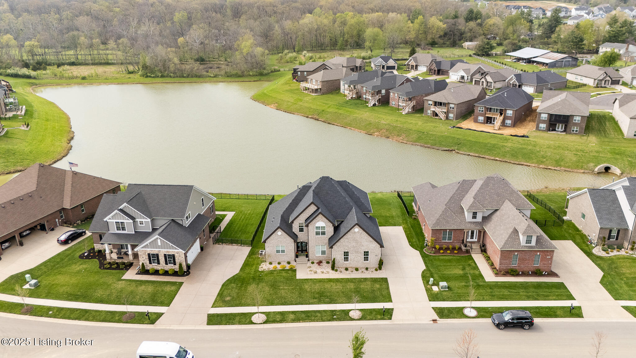 2004 Scenic Lakes Dr
