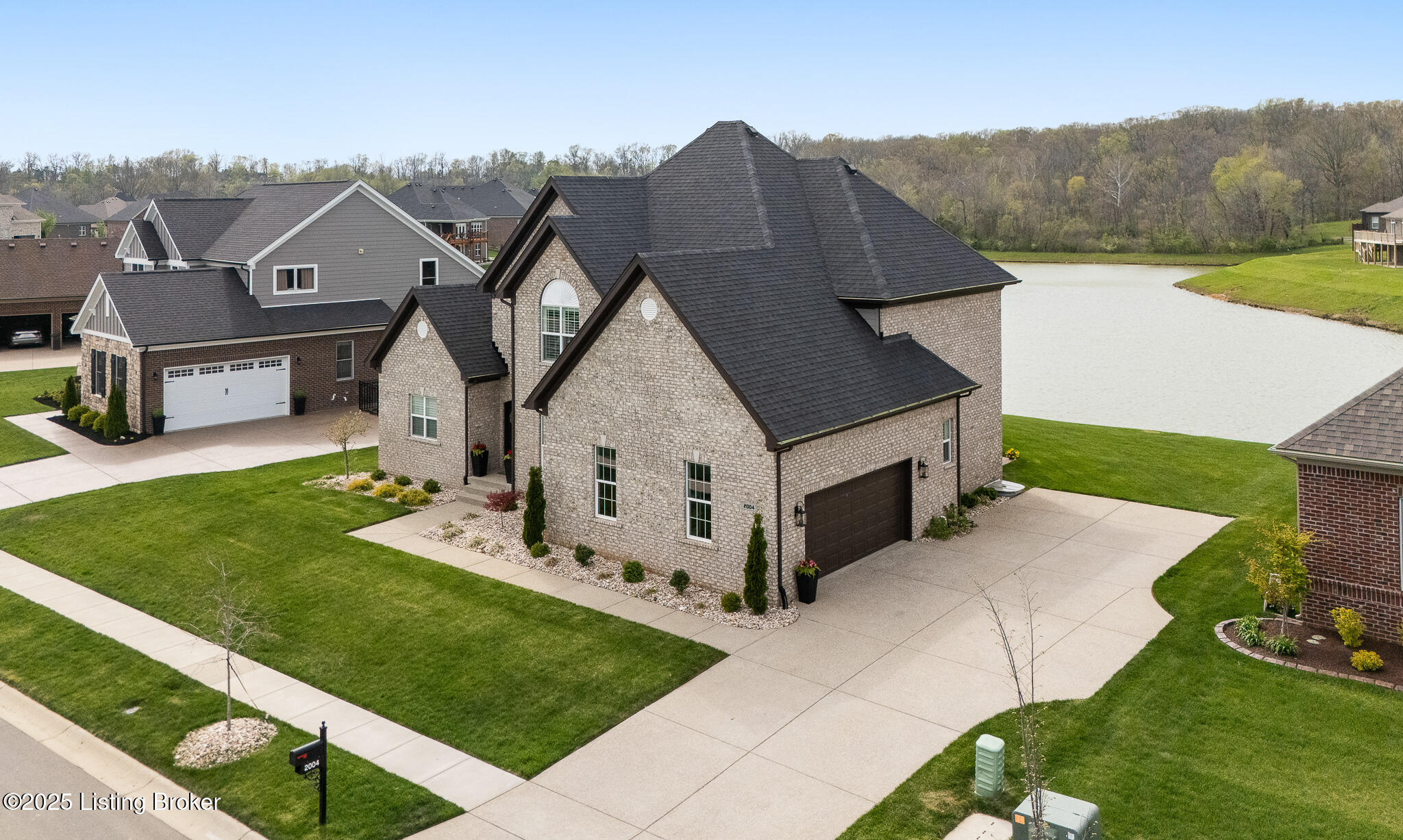 2004 Scenic Lakes Dr