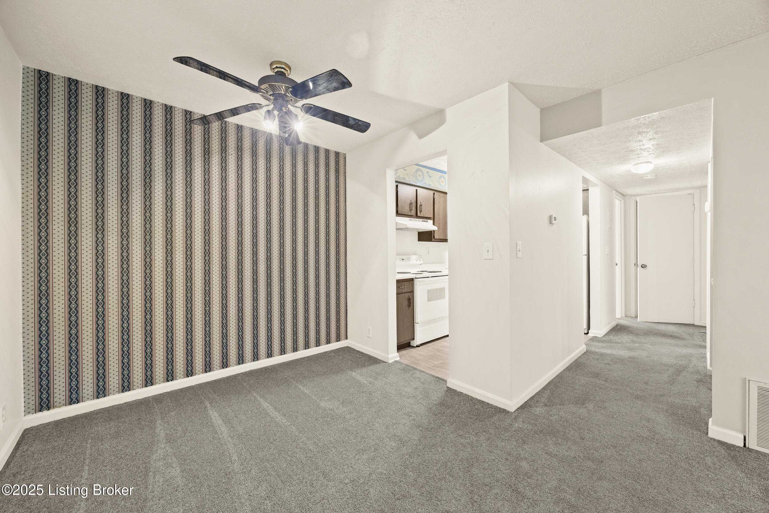 7050 Wildwood Cir, 103