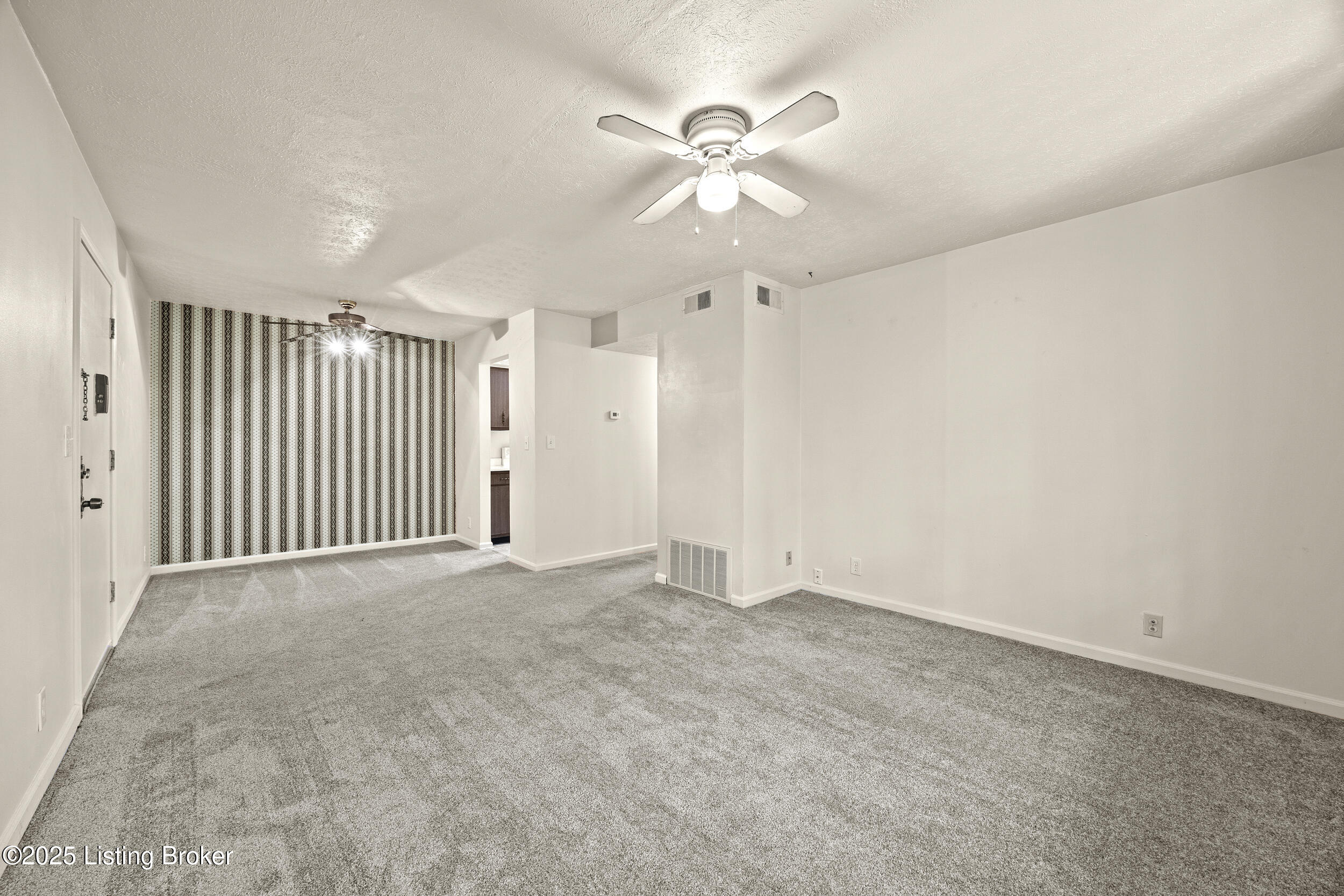 7050 Wildwood Cir, 103