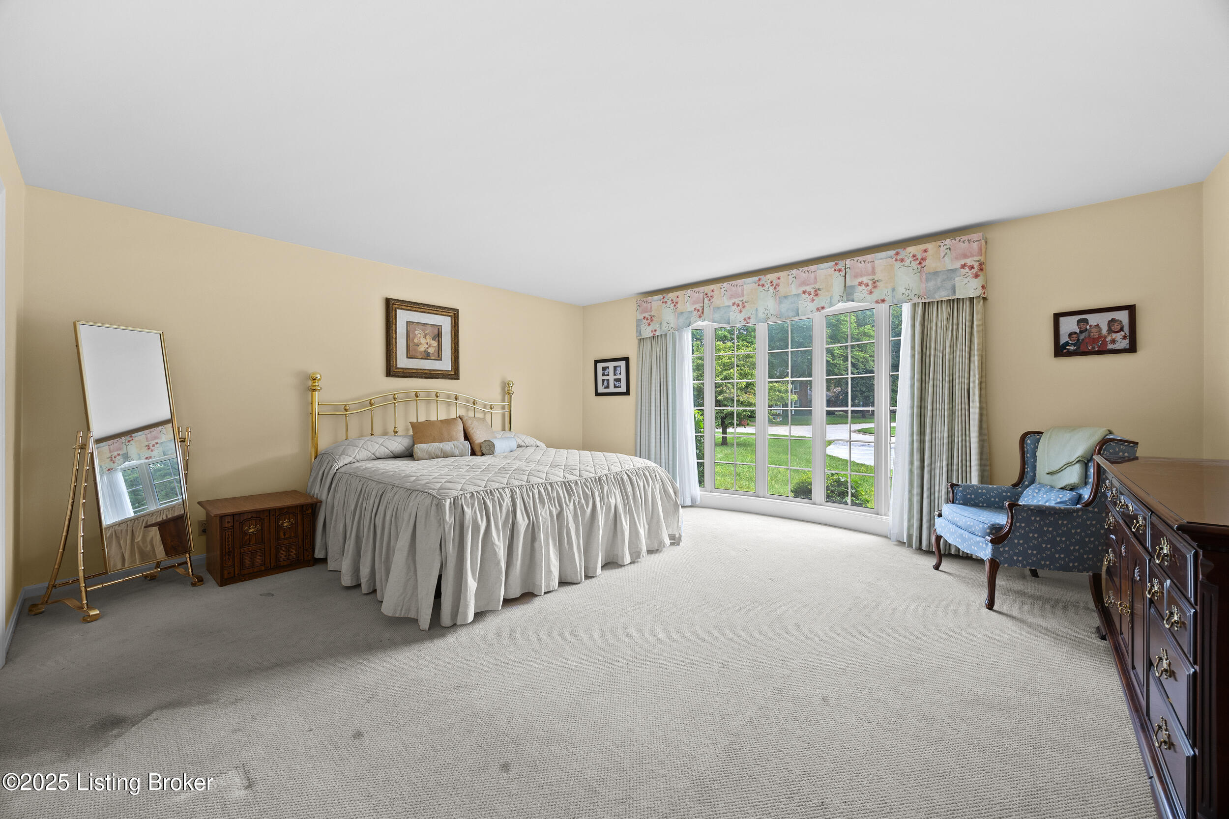 400 Edinburgh Pl
