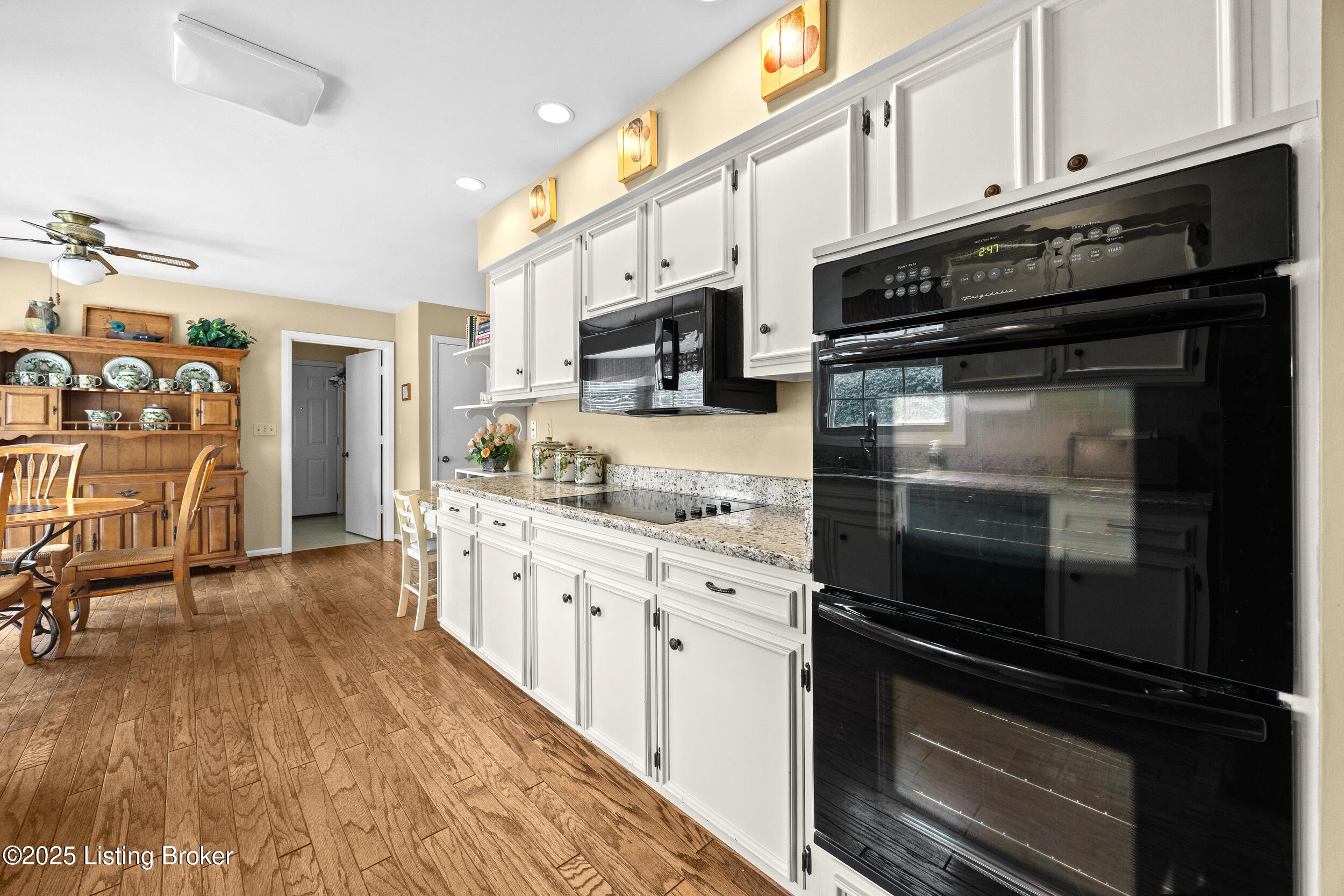 400 Edinburgh Pl