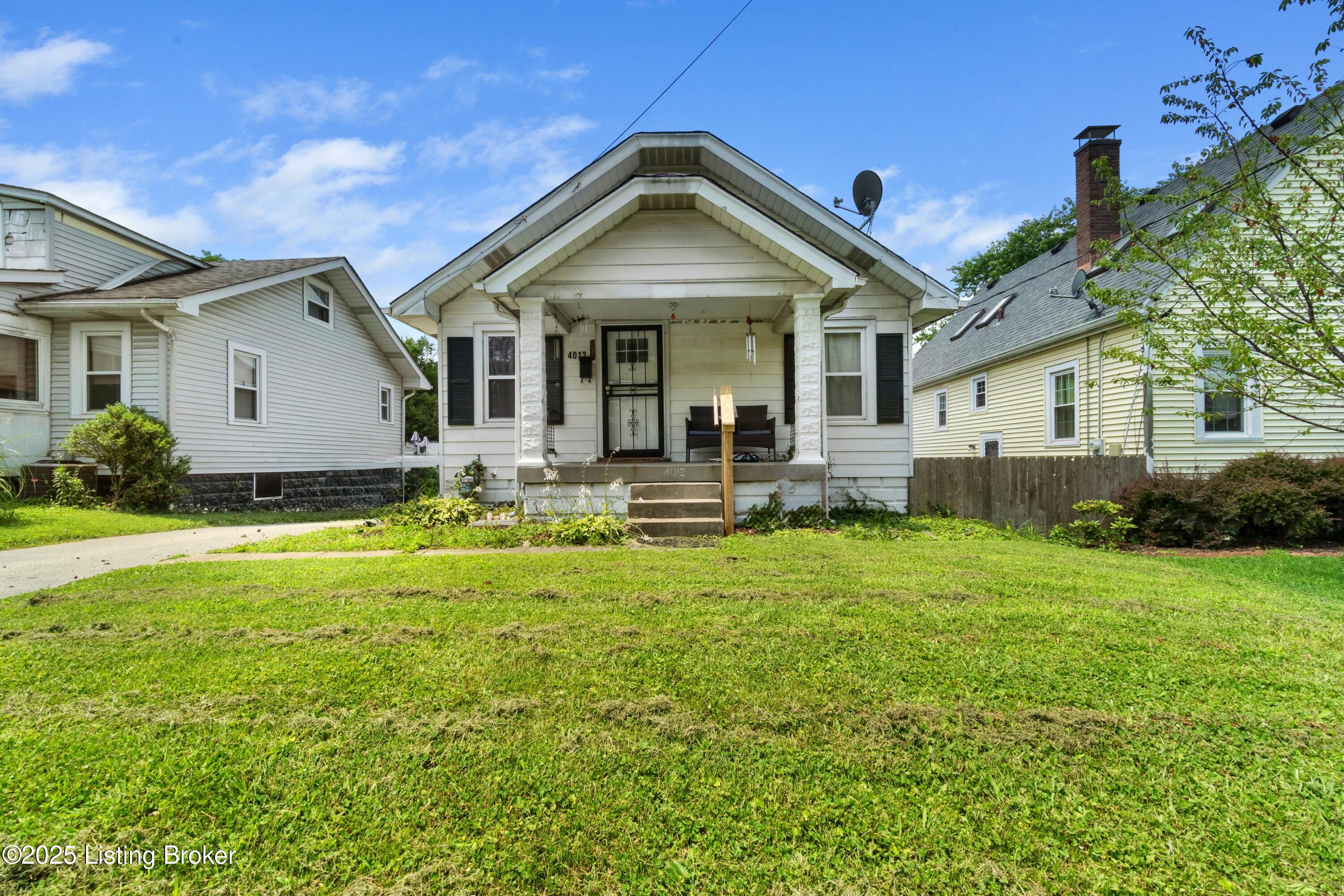 4012 Henderson Ave