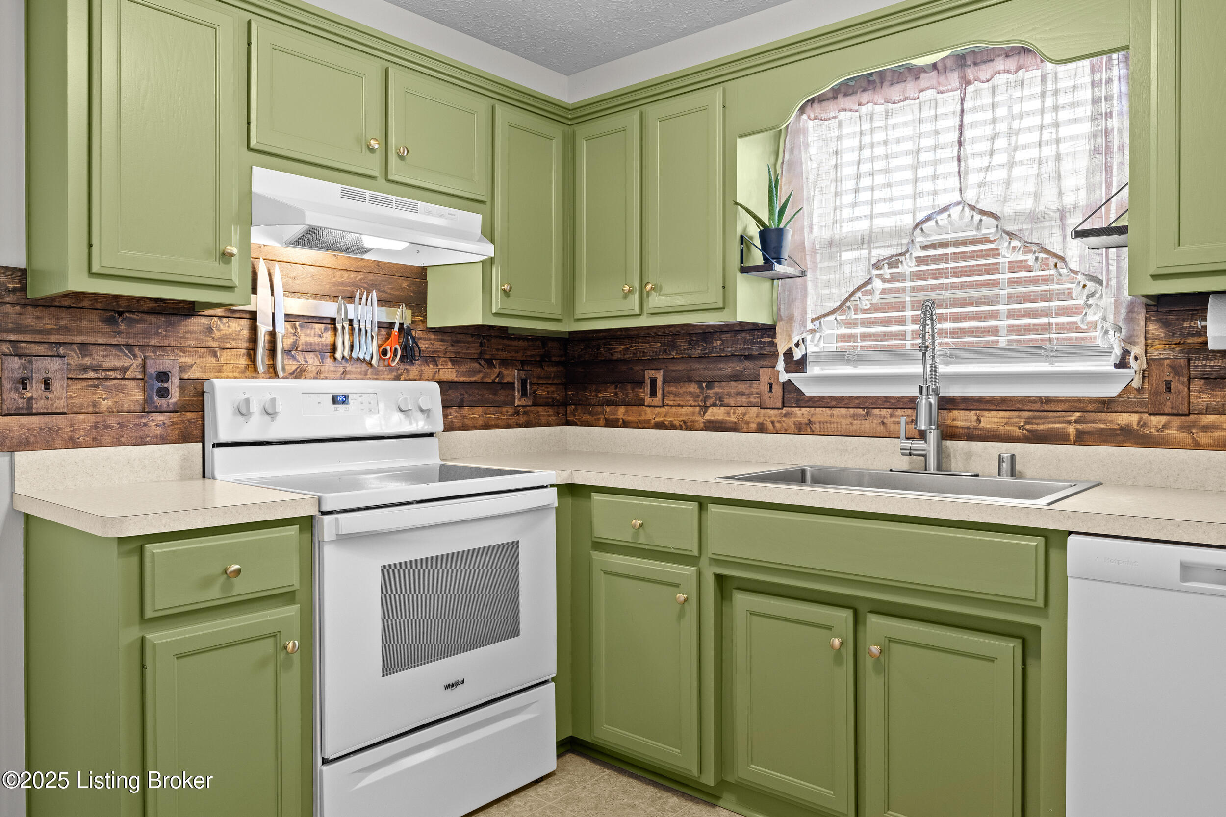 104 Ballard Springs Ct
