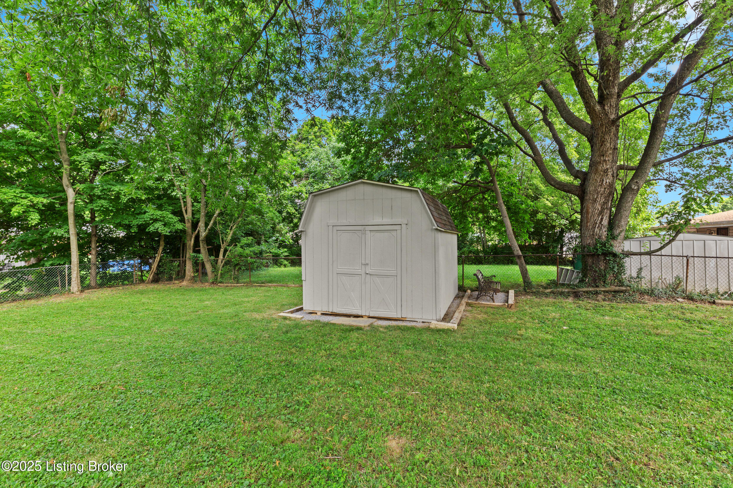 4208 Leo Ln