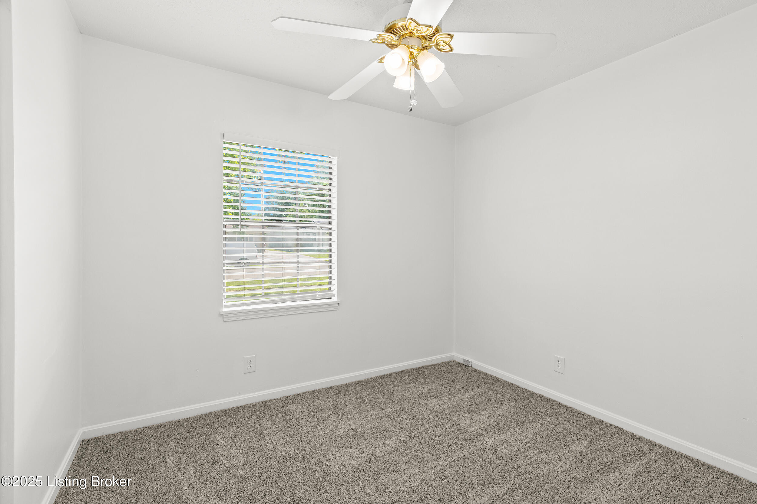 4208 Leo Ln