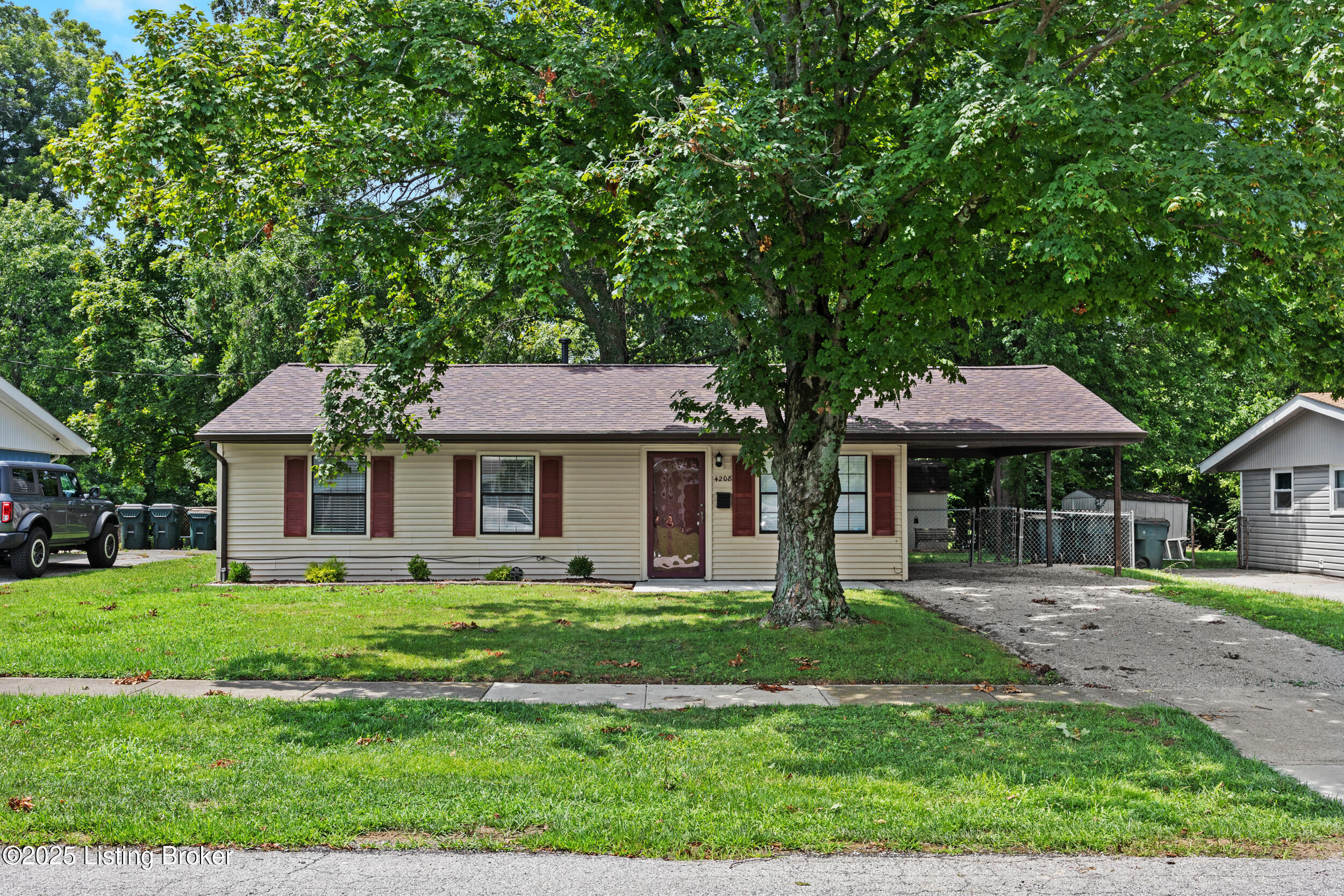 4208 Leo Ln