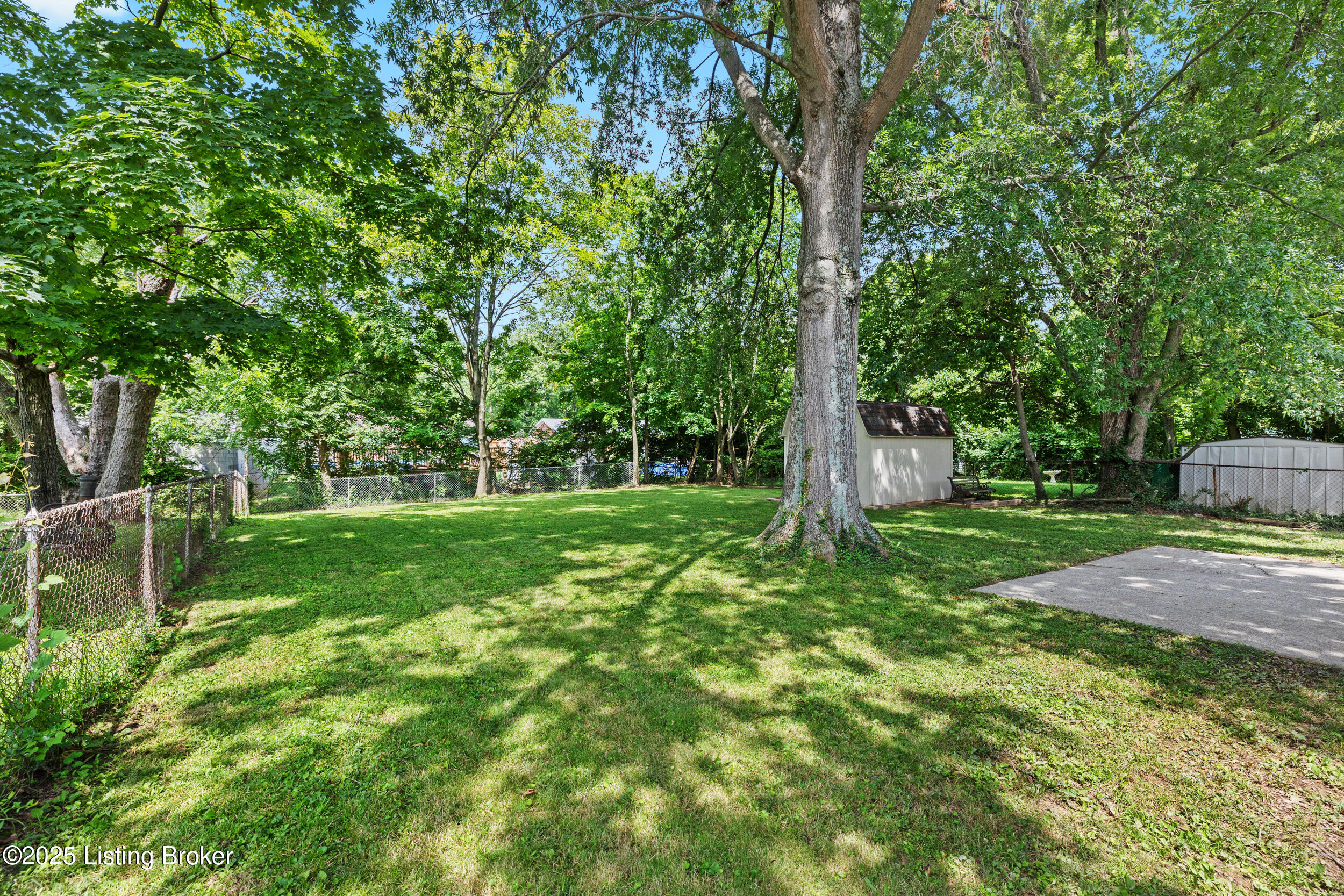 4208 Leo Ln