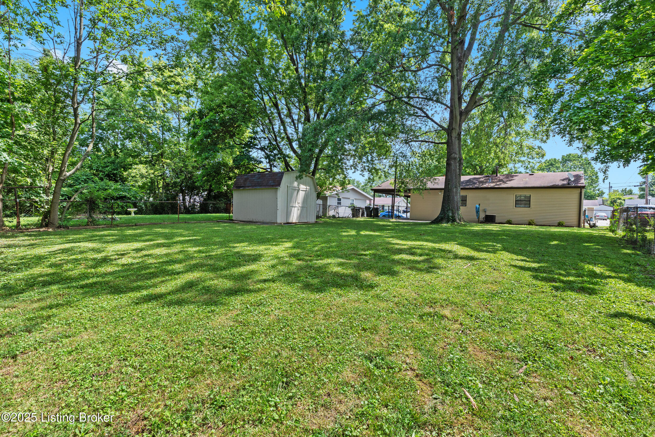 4208 Leo Ln