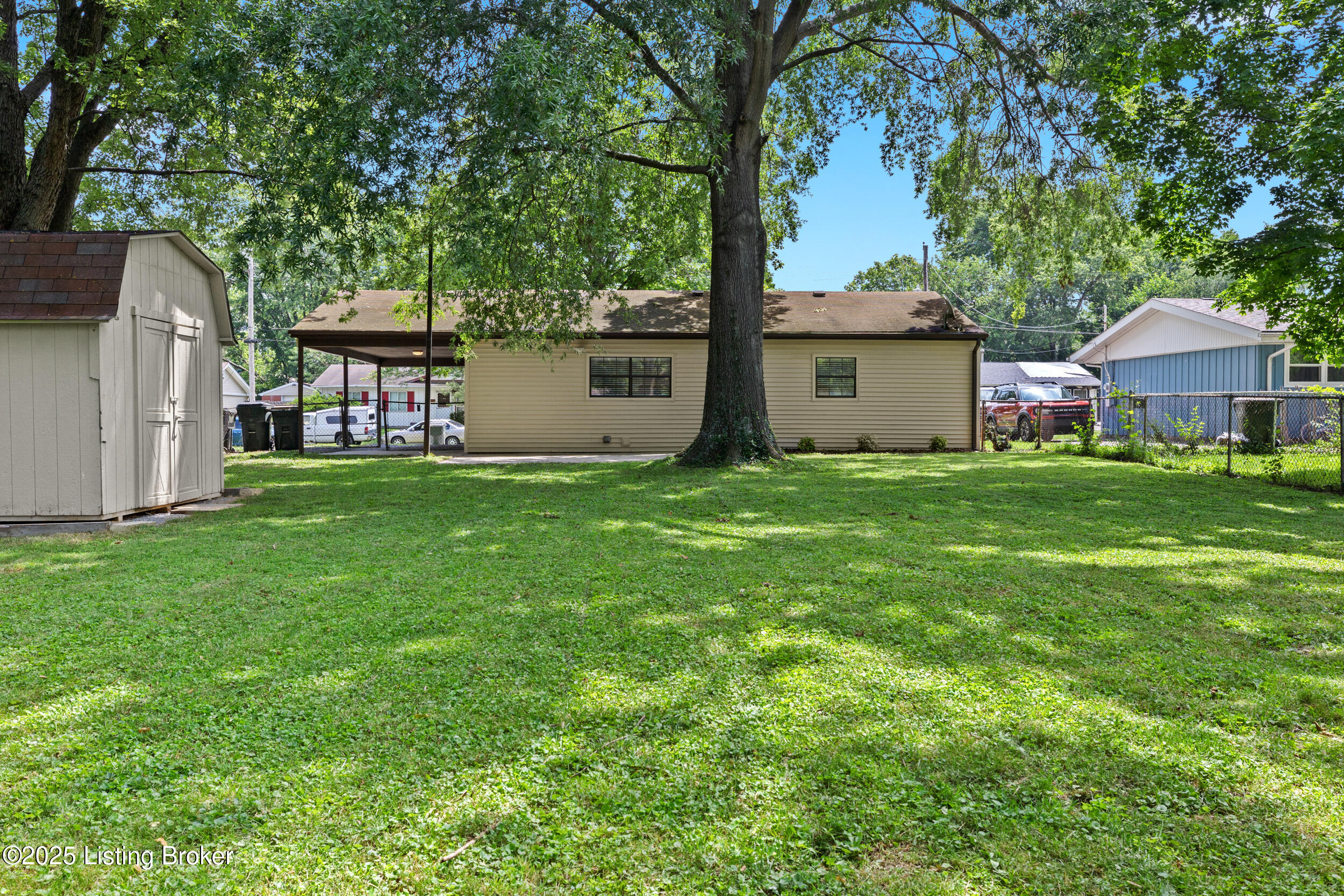 4208 Leo Ln