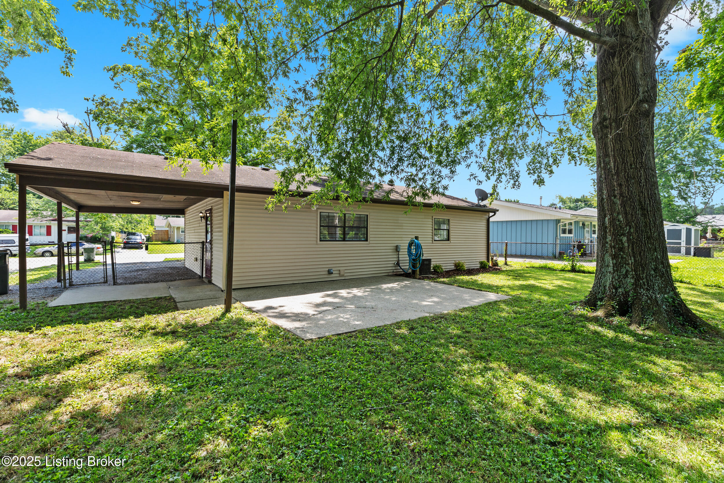 4208 Leo Ln