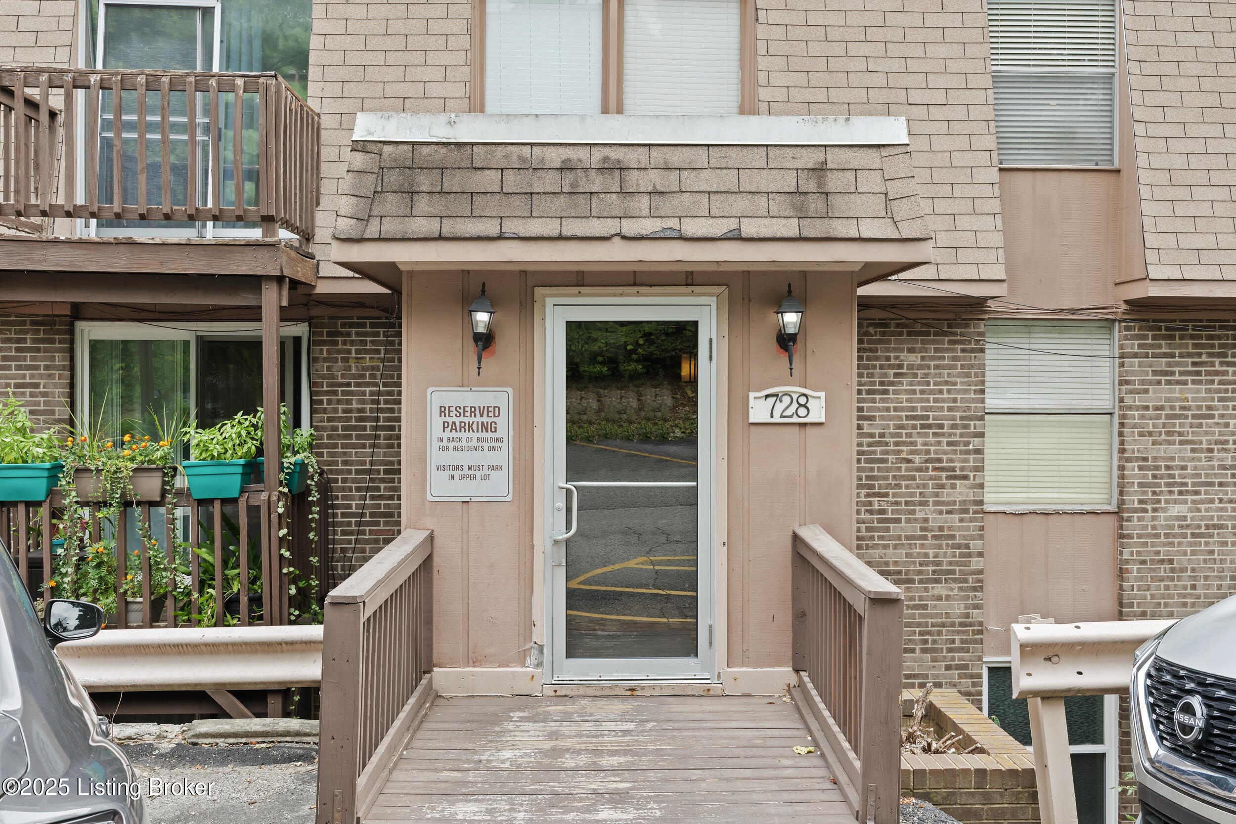 728 Zorn Ave, 12