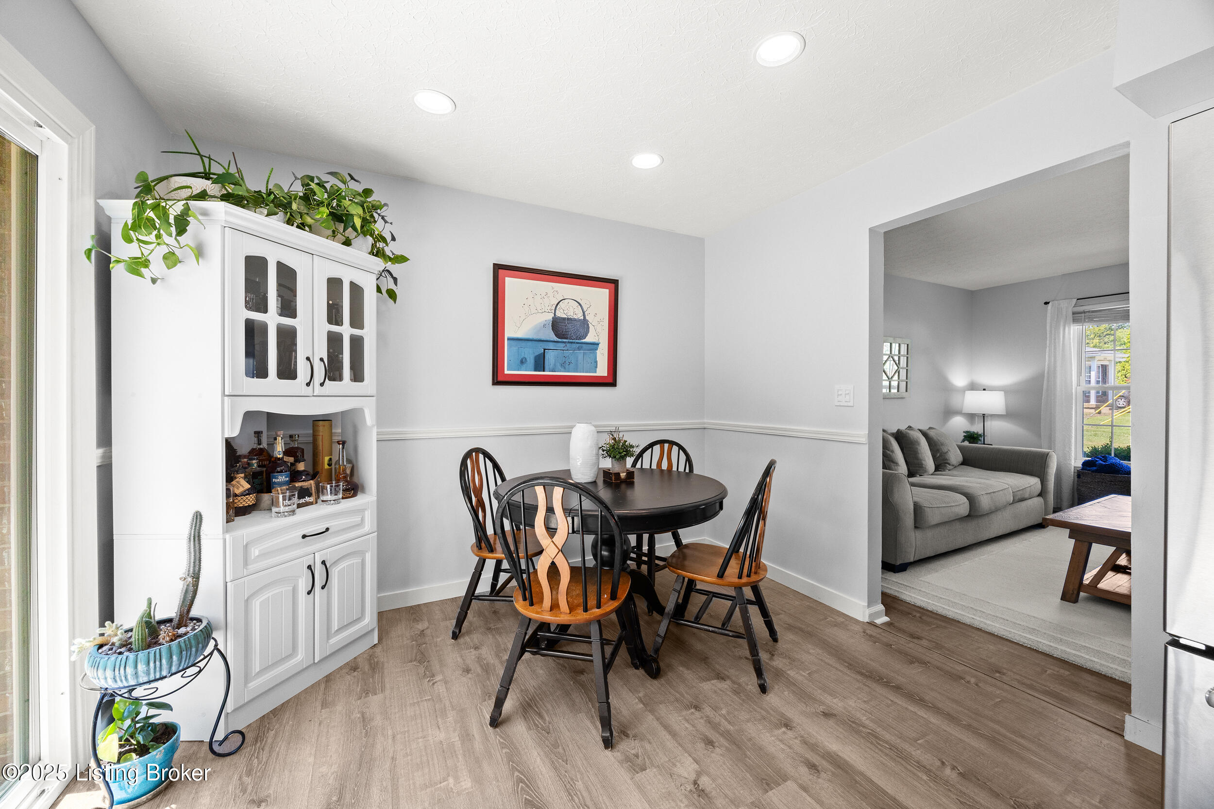 6904 Jessica Ct