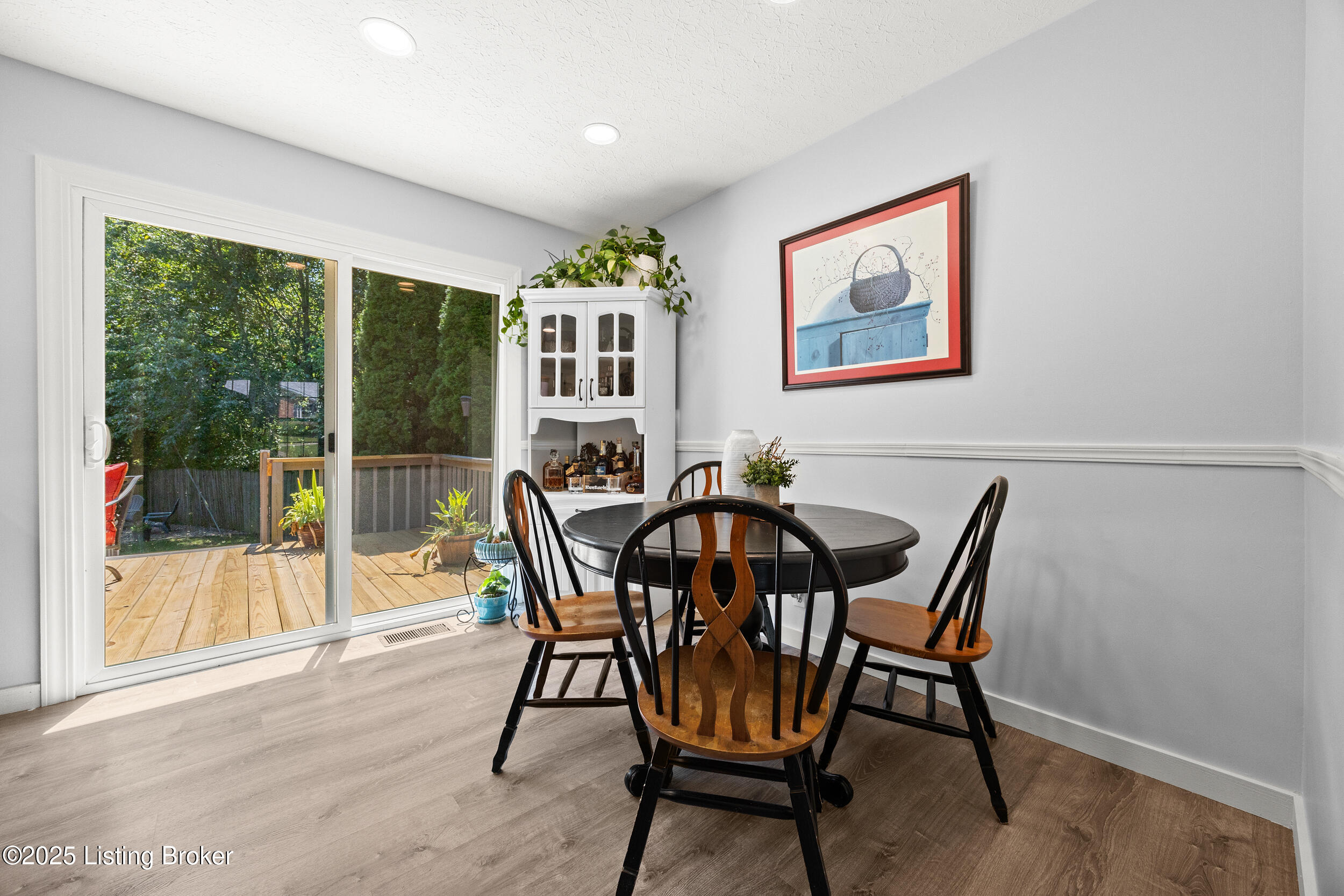 6904 Jessica Ct
