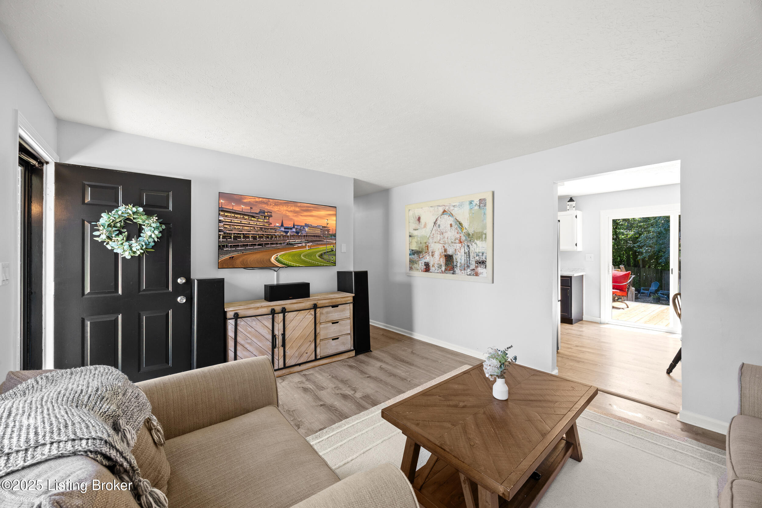 6904 Jessica Ct