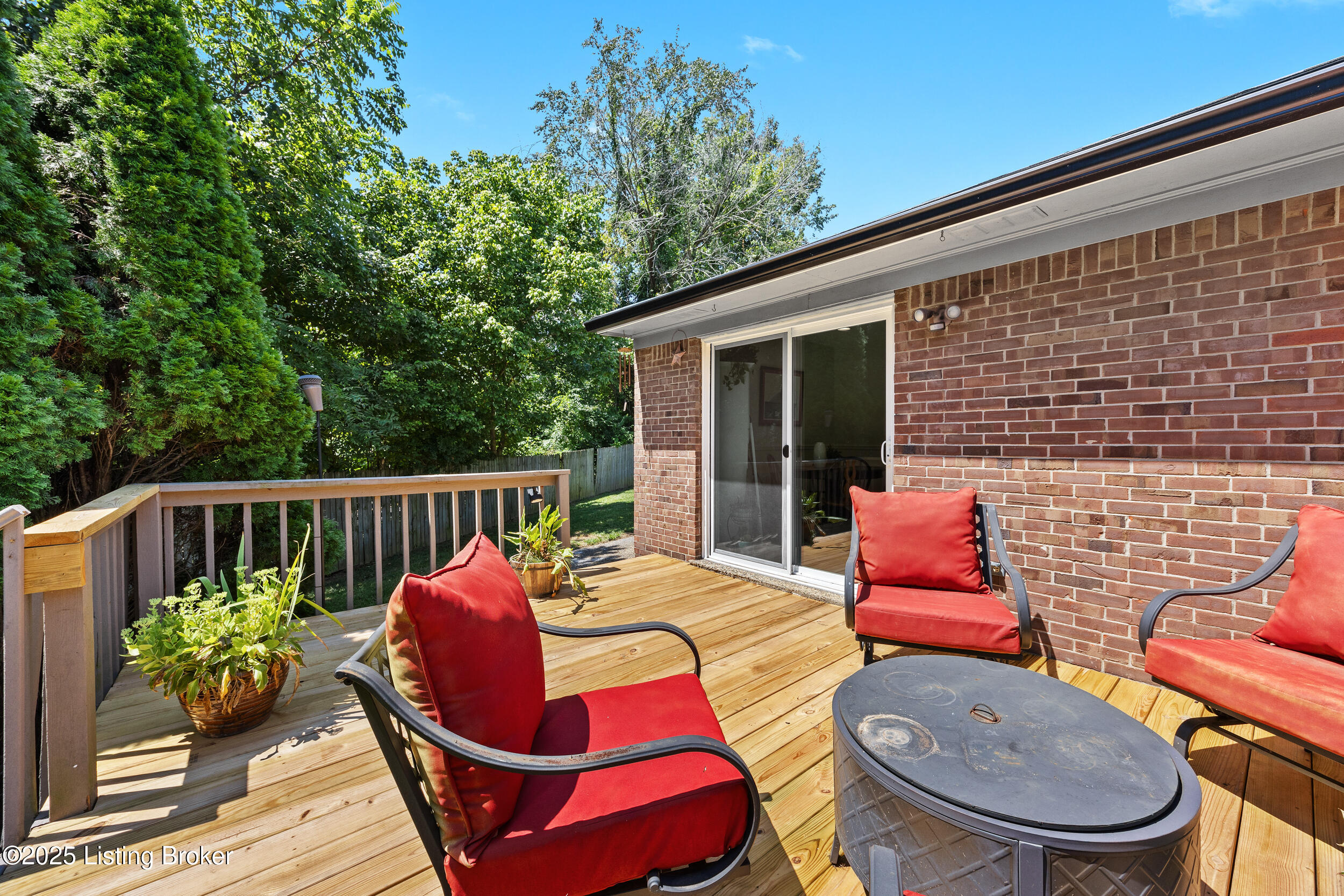 6904 Jessica Ct