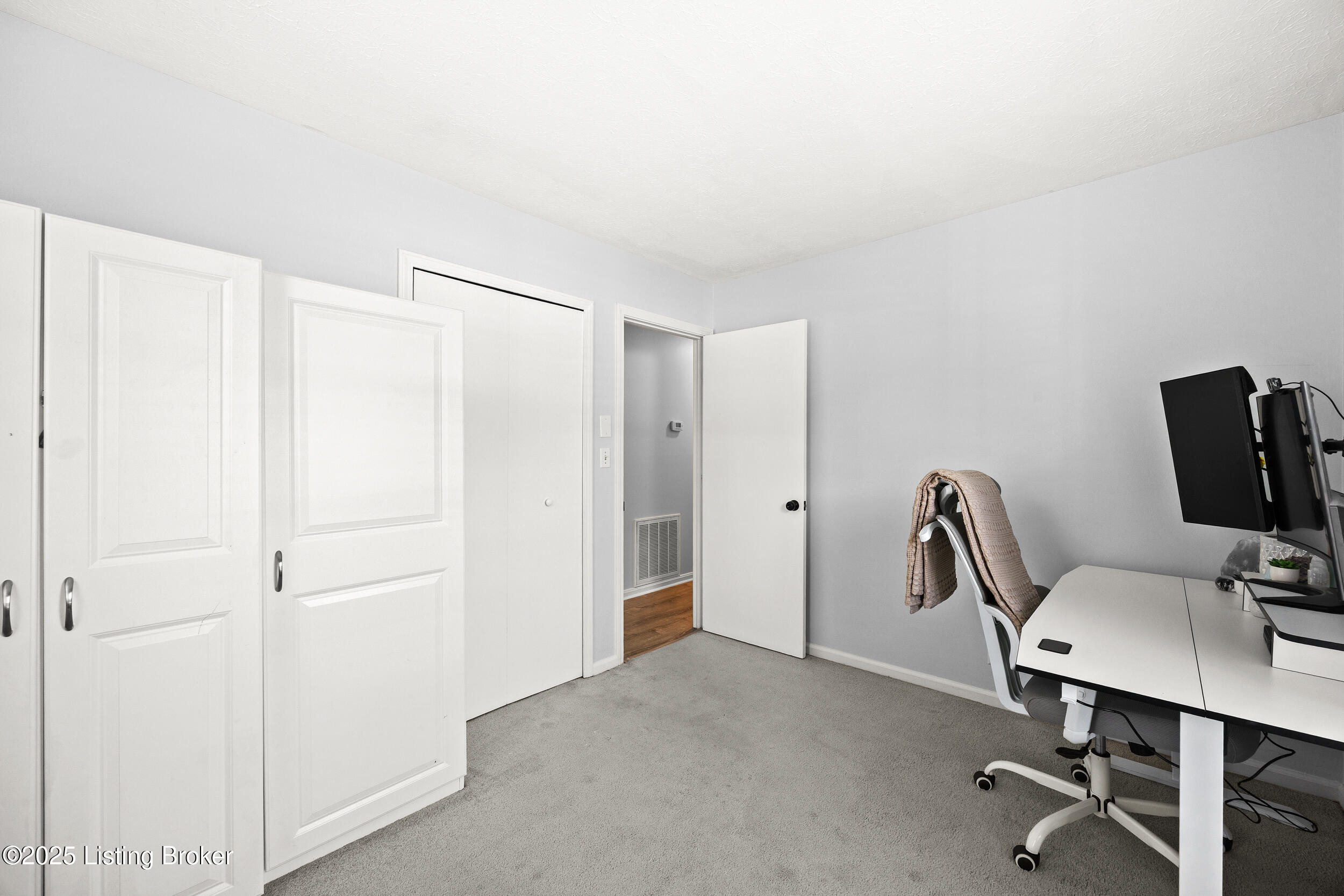 6904 Jessica Ct