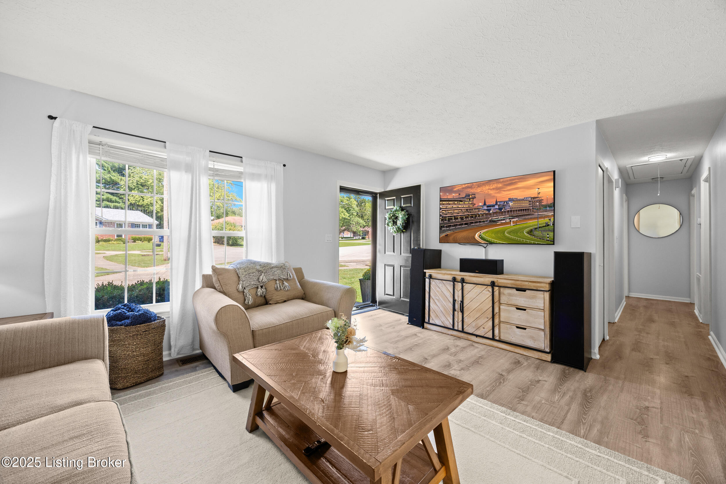 6904 Jessica Ct