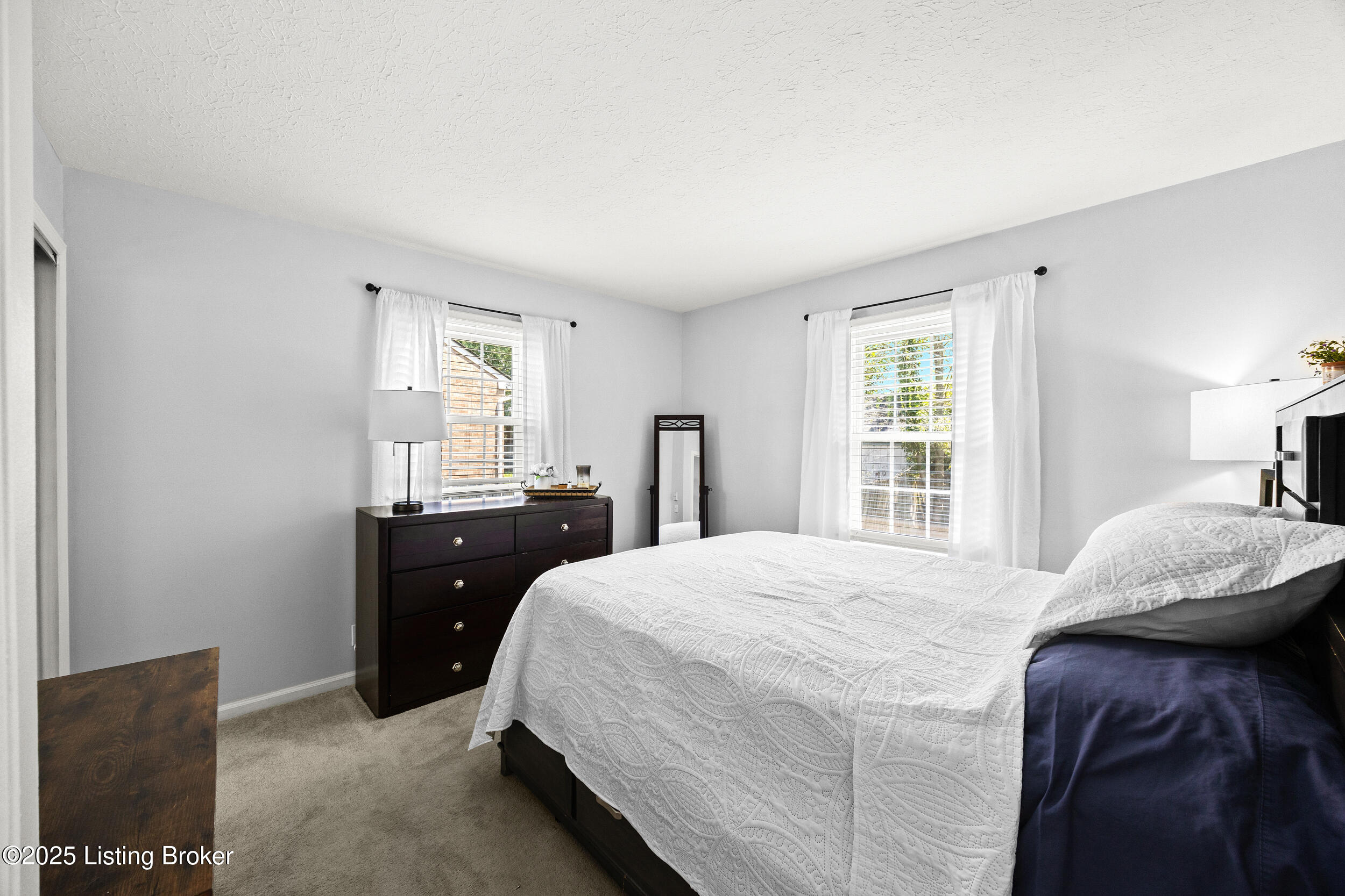 6904 Jessica Ct