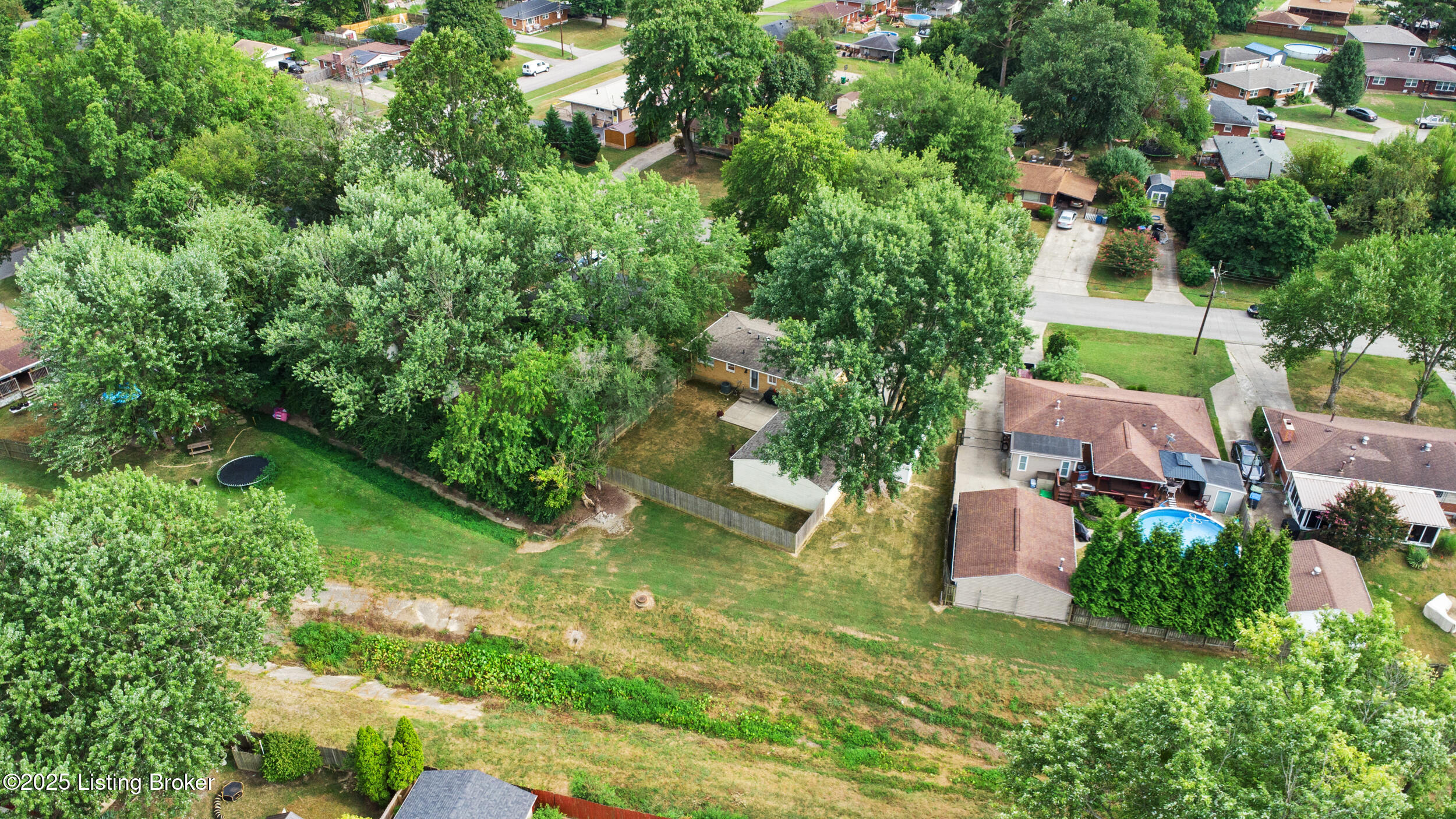 5593 Dorinda Dr