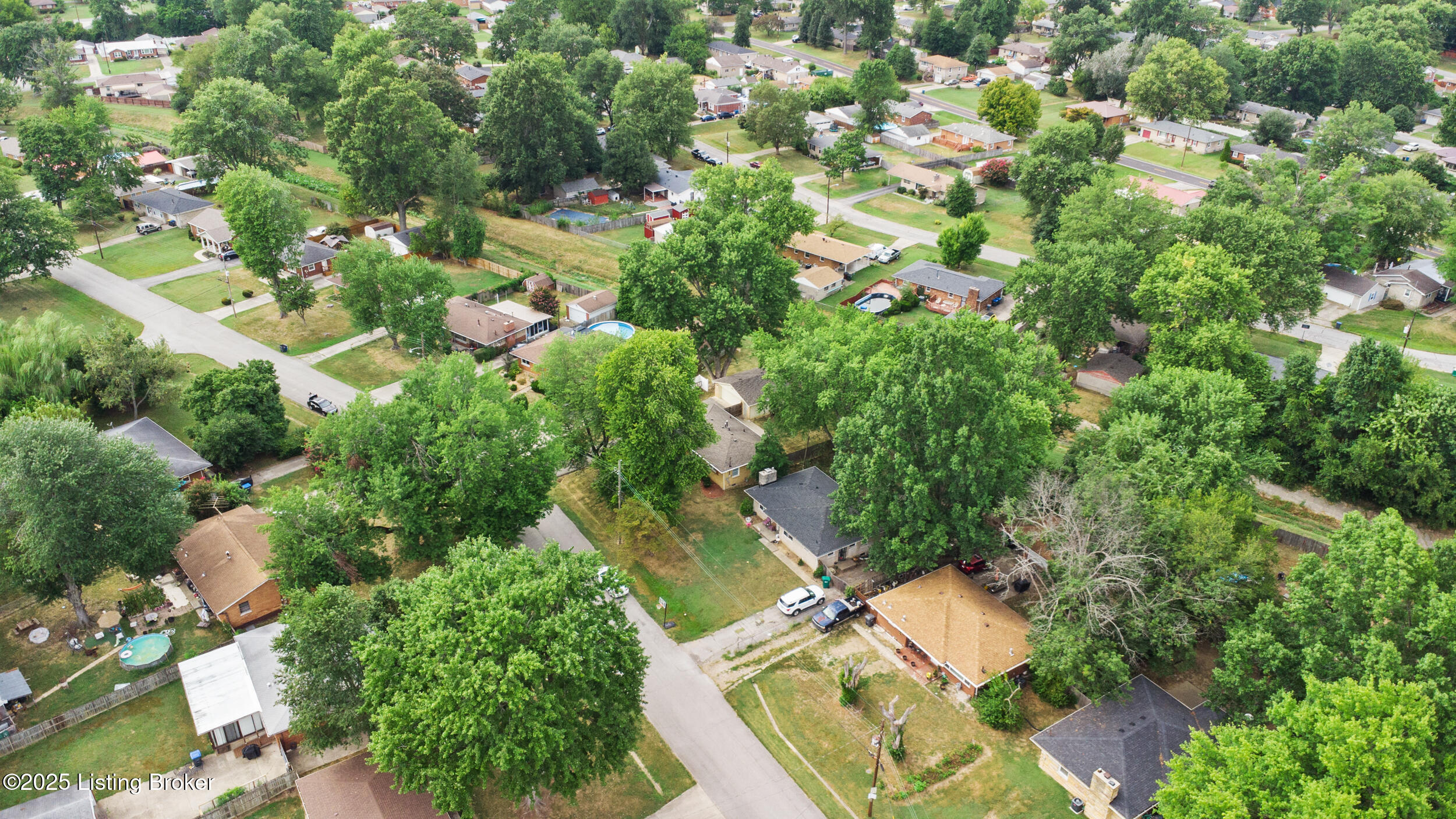 5593 Dorinda Dr
