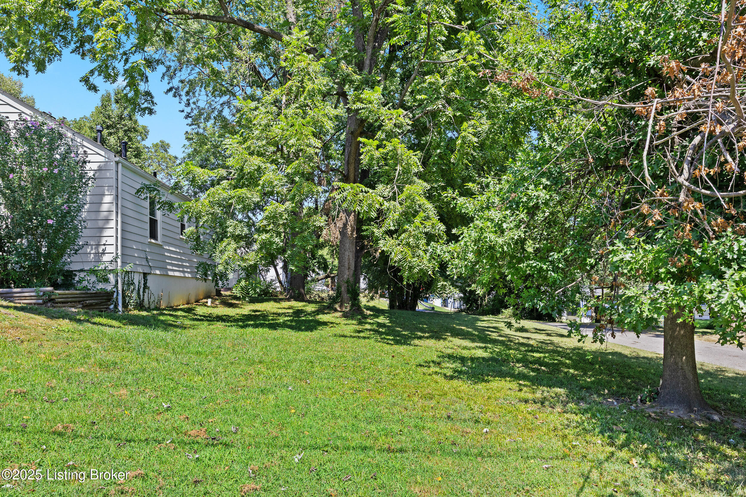 1603 Haskin Ave