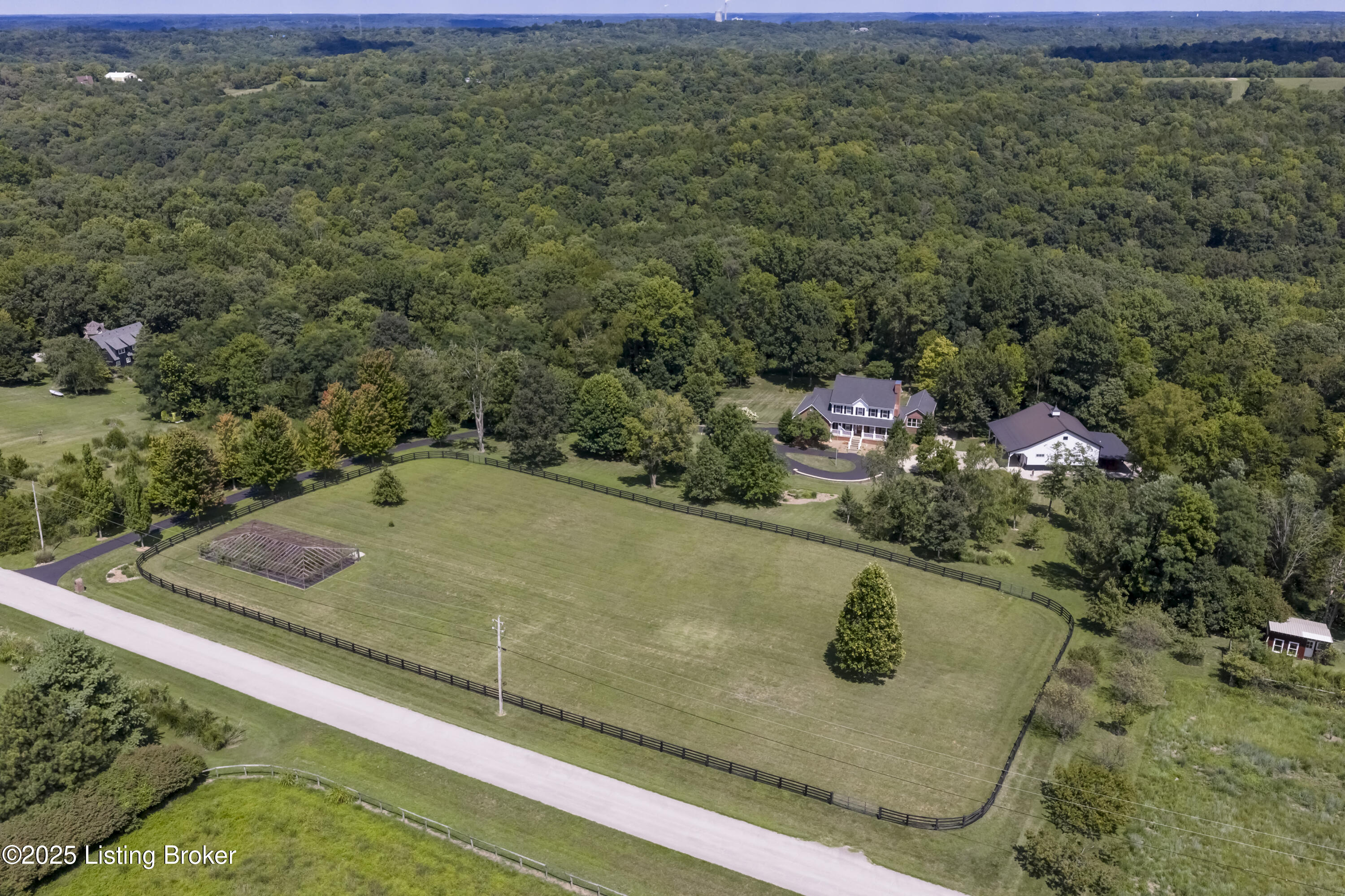 3617 Red Oak Dr, La Grange