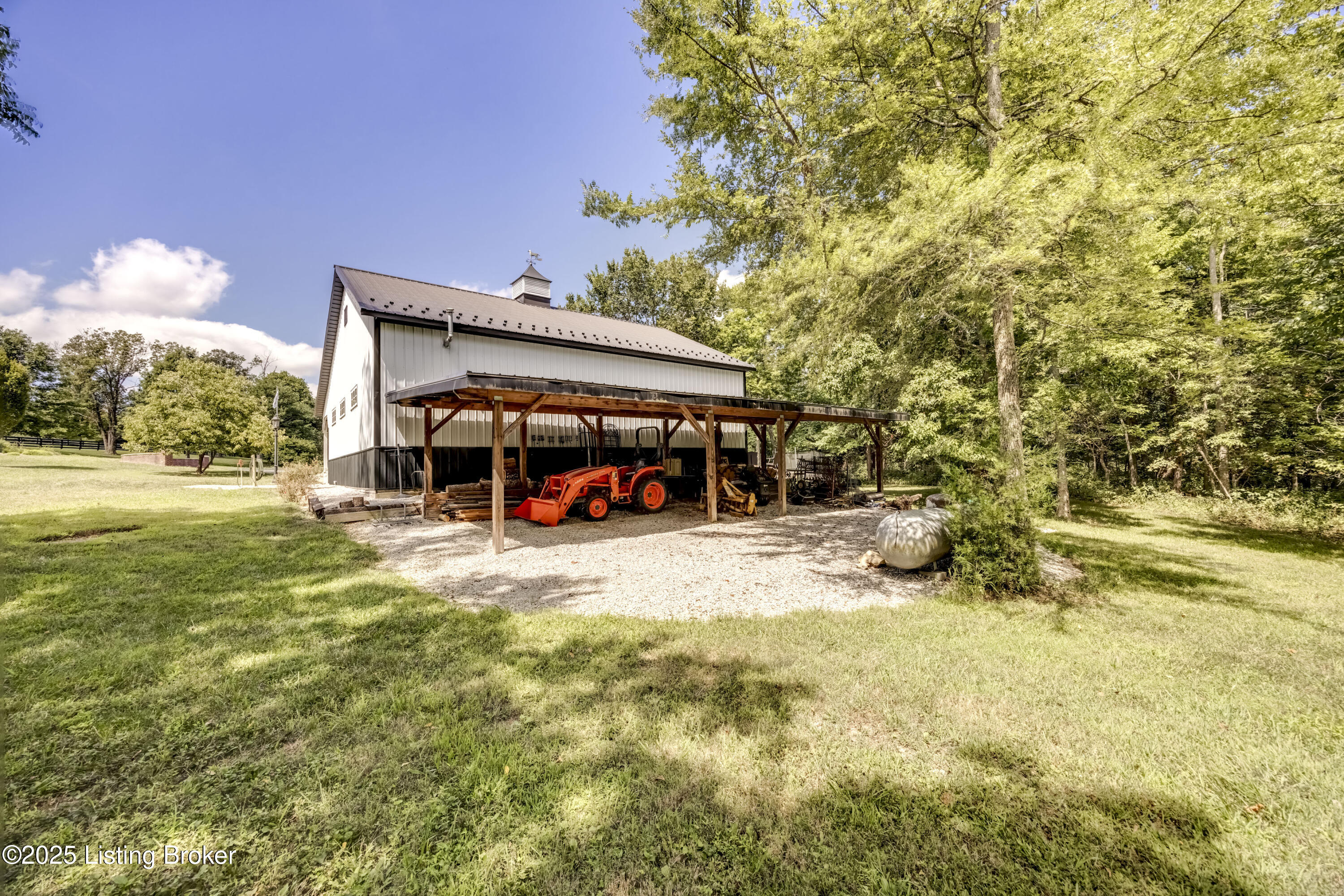 3617 Red Oak Dr, La Grange