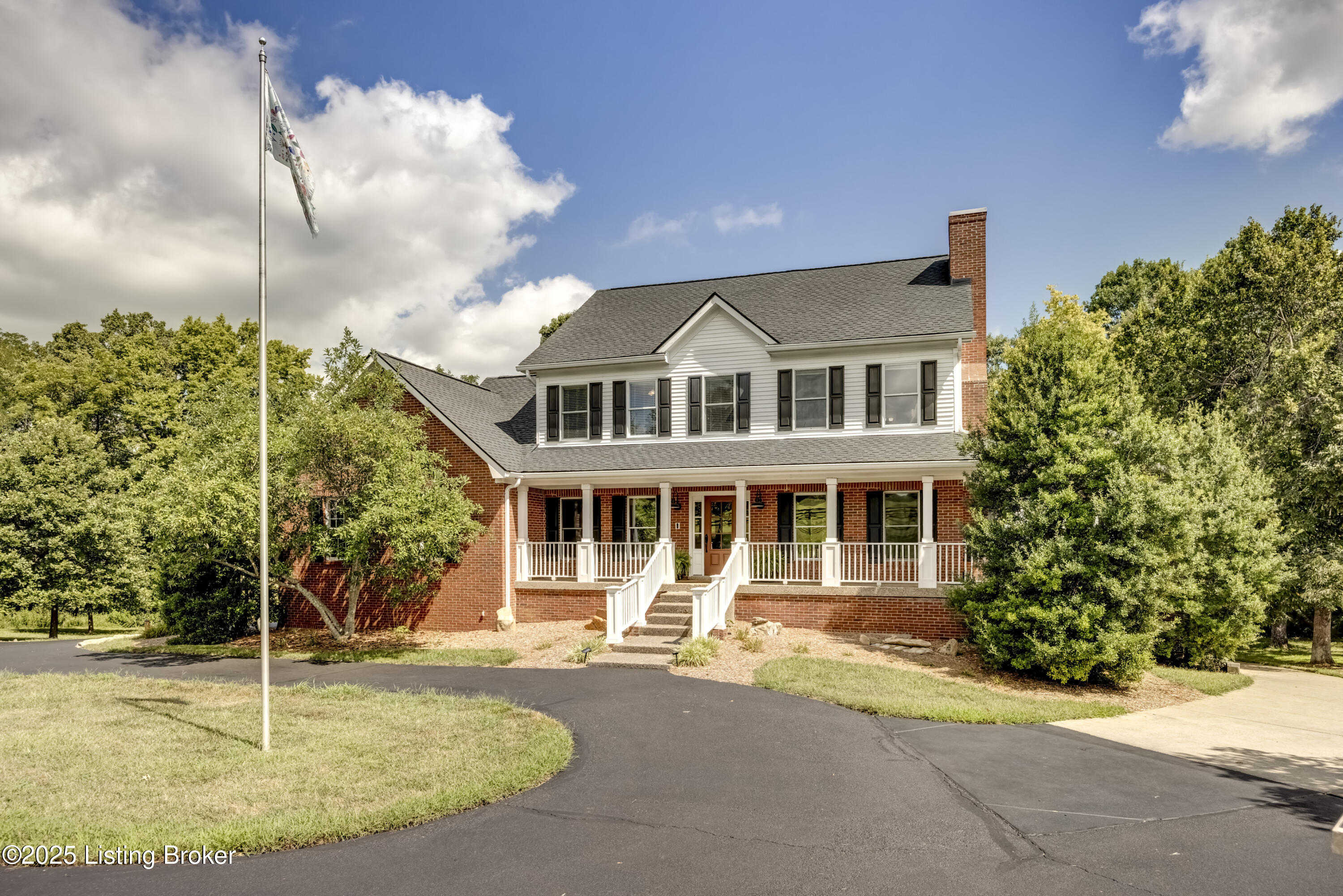 3617 Red Oak Dr, La Grange