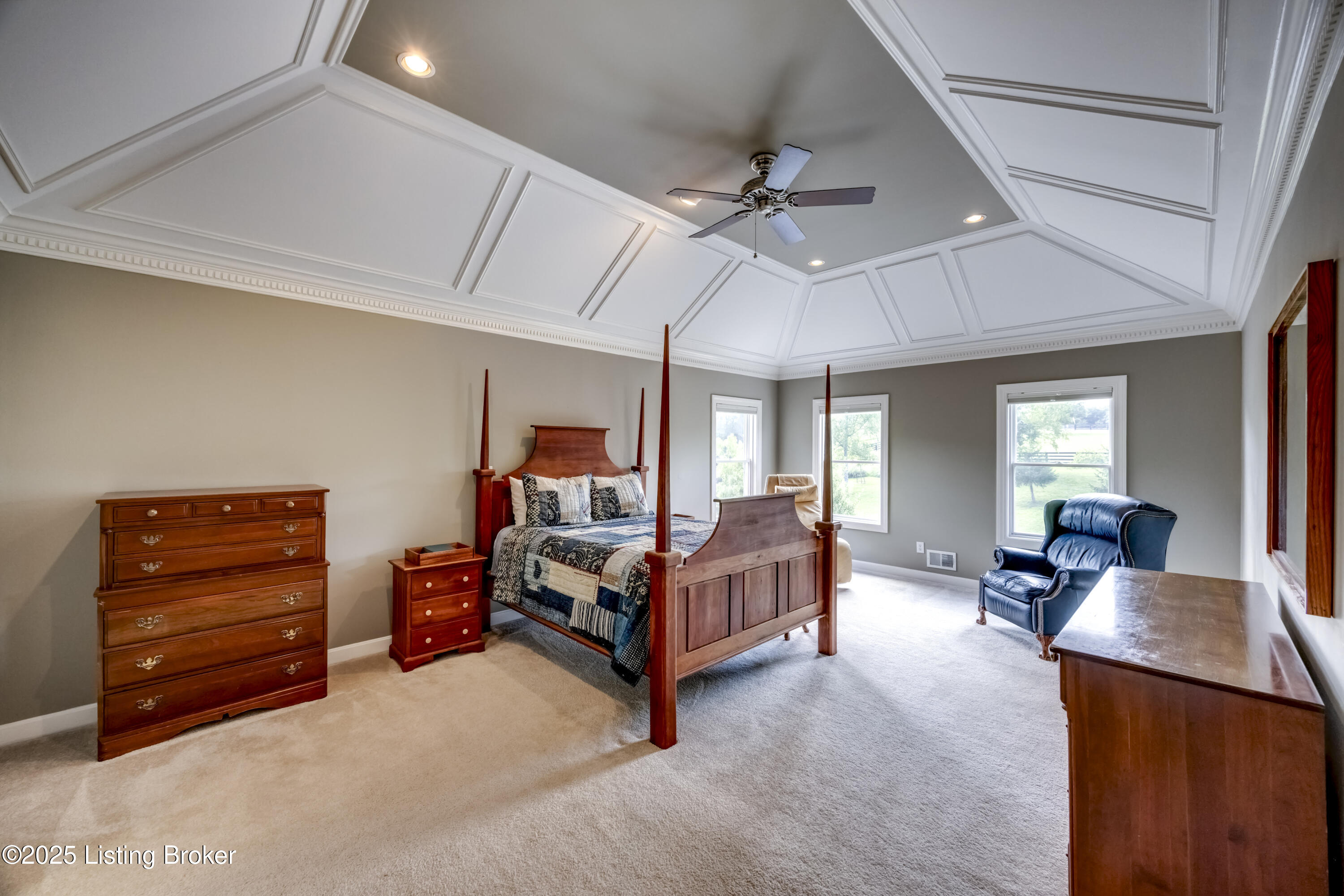 3617 Red Oak Dr, La Grange