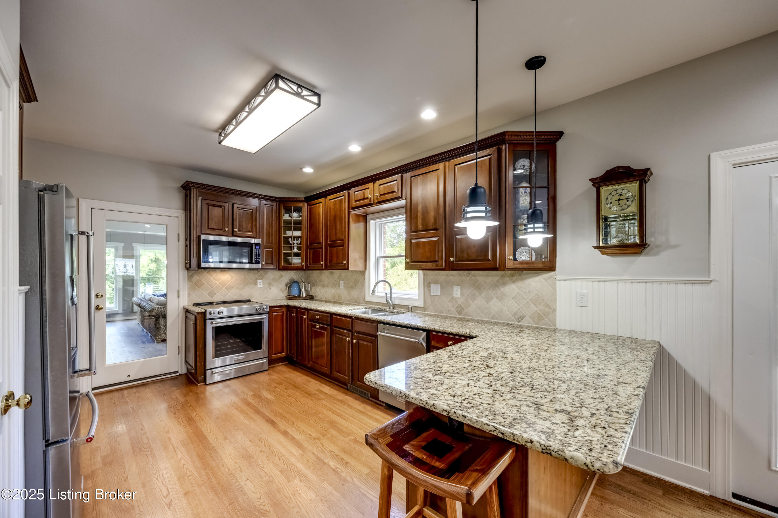 3617 Red Oak Dr, La Grange