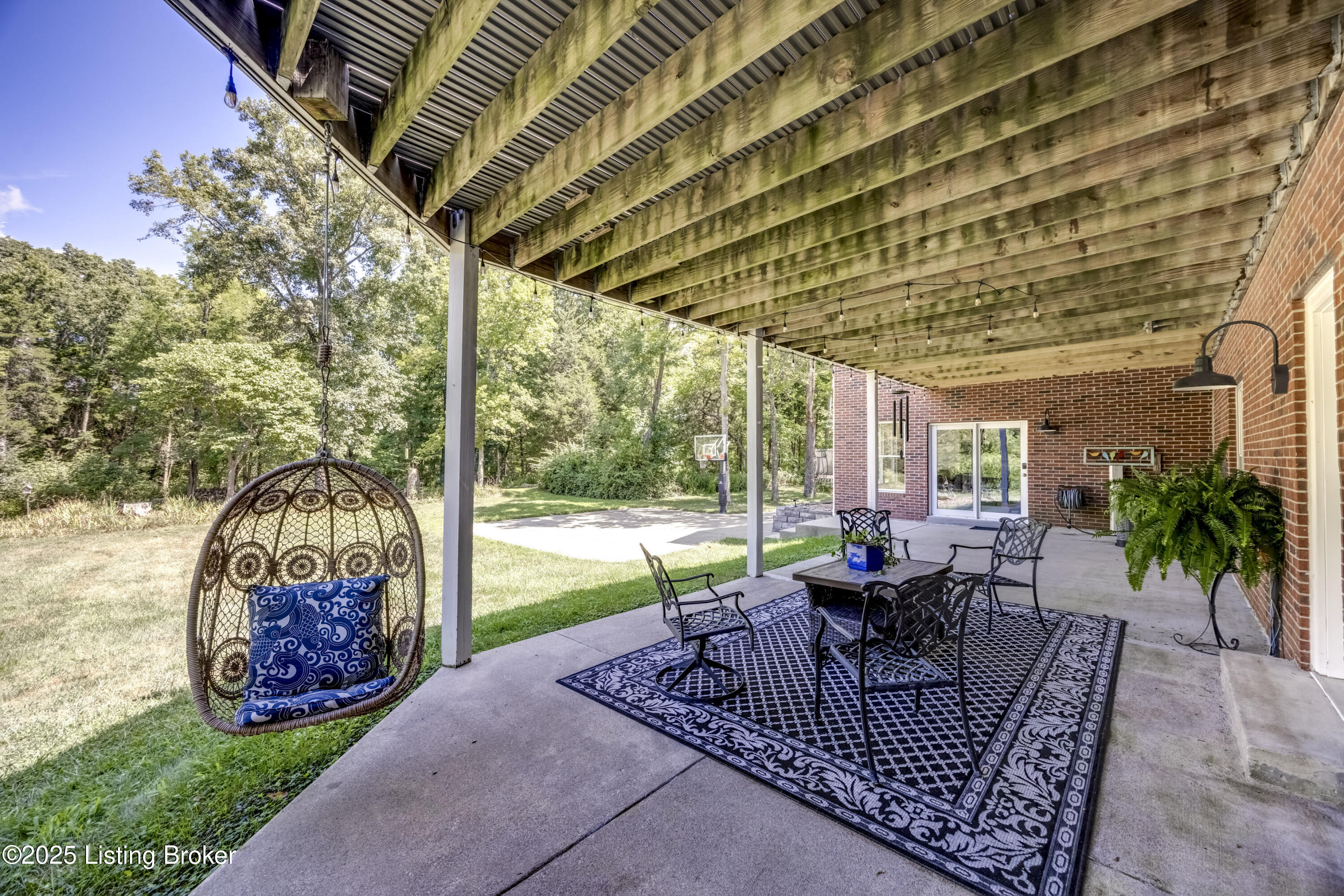 3617 Red Oak Dr, La Grange