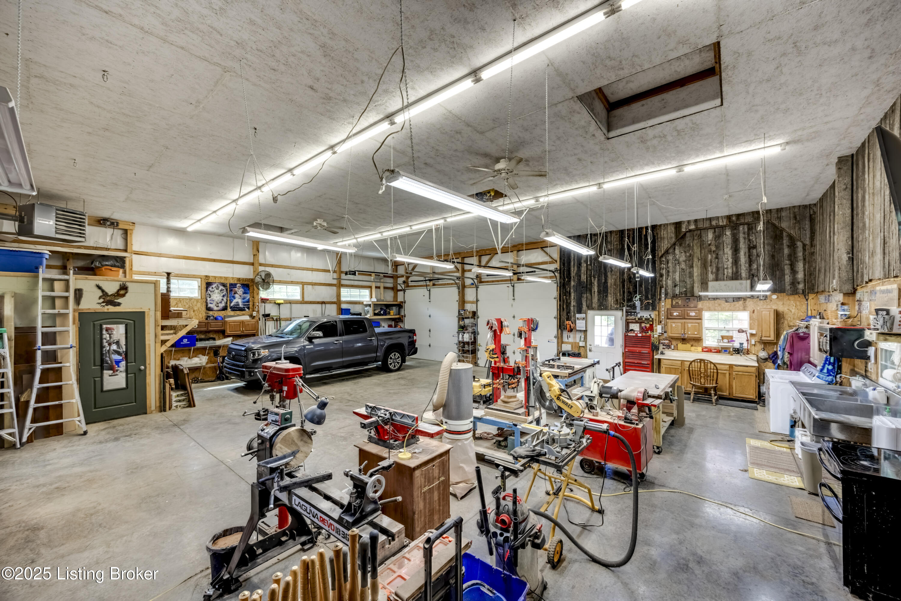 3617 Red Oak Dr, La Grange