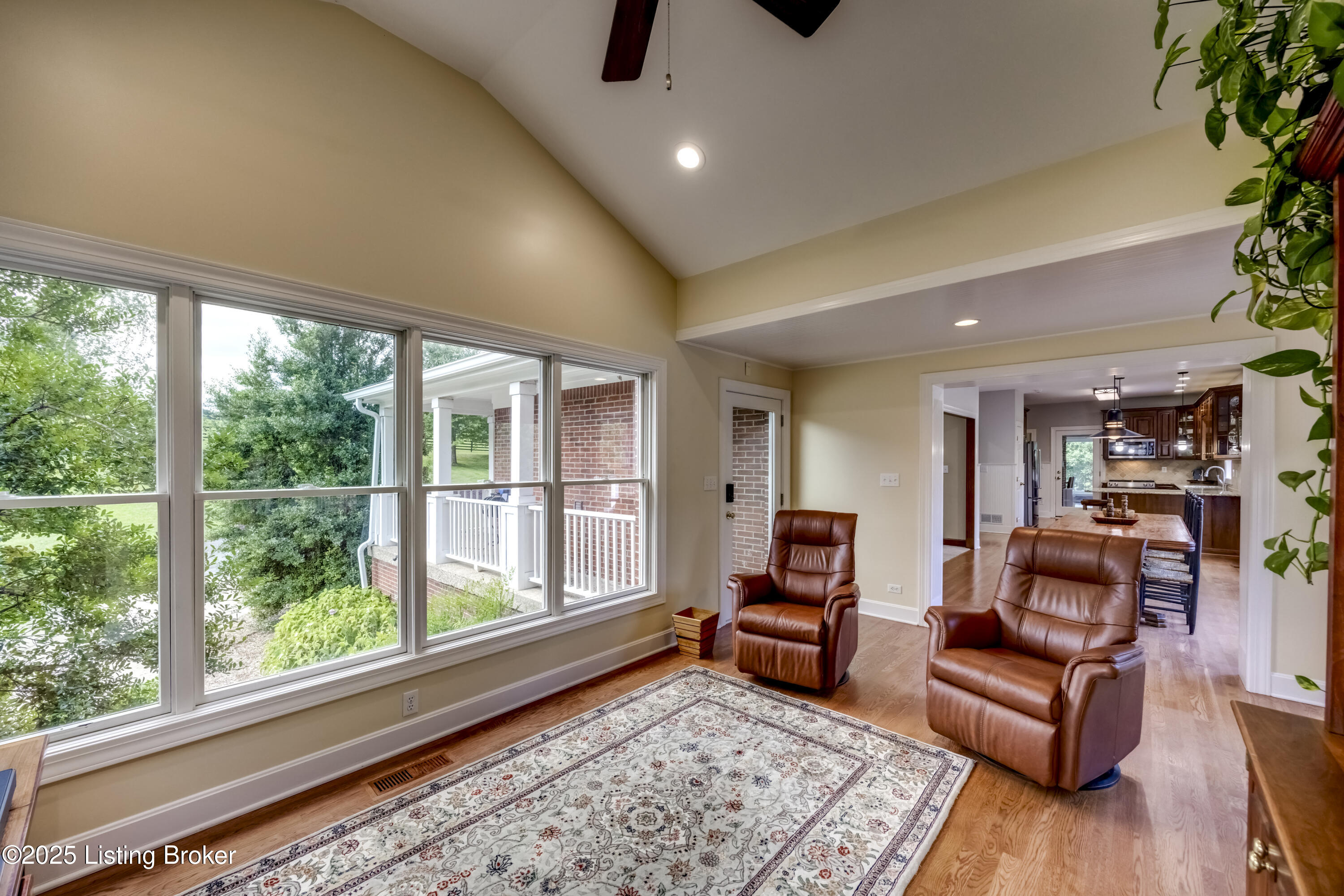 3617 Red Oak Dr, La Grange