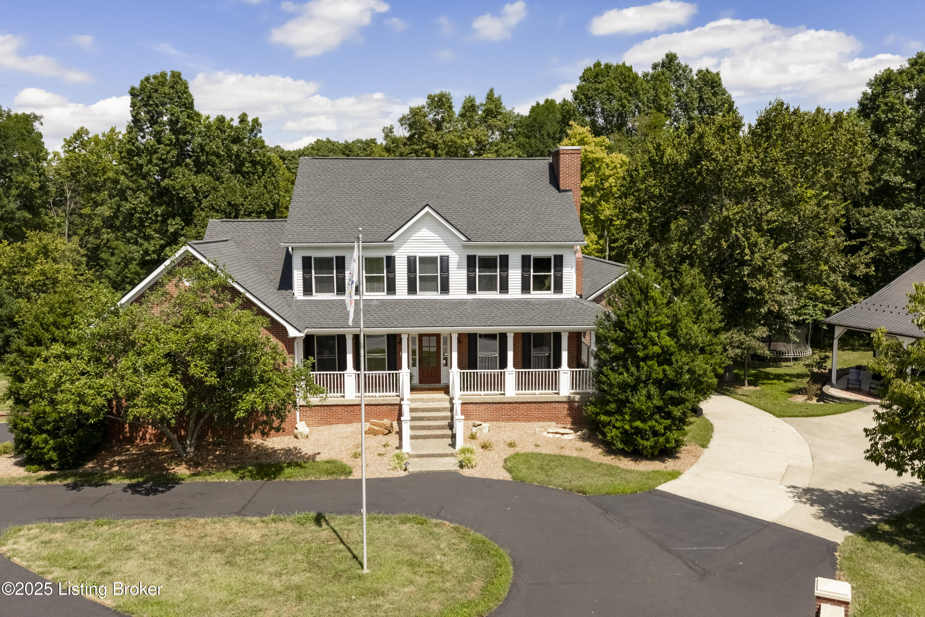 3617 Red Oak Dr, La Grange