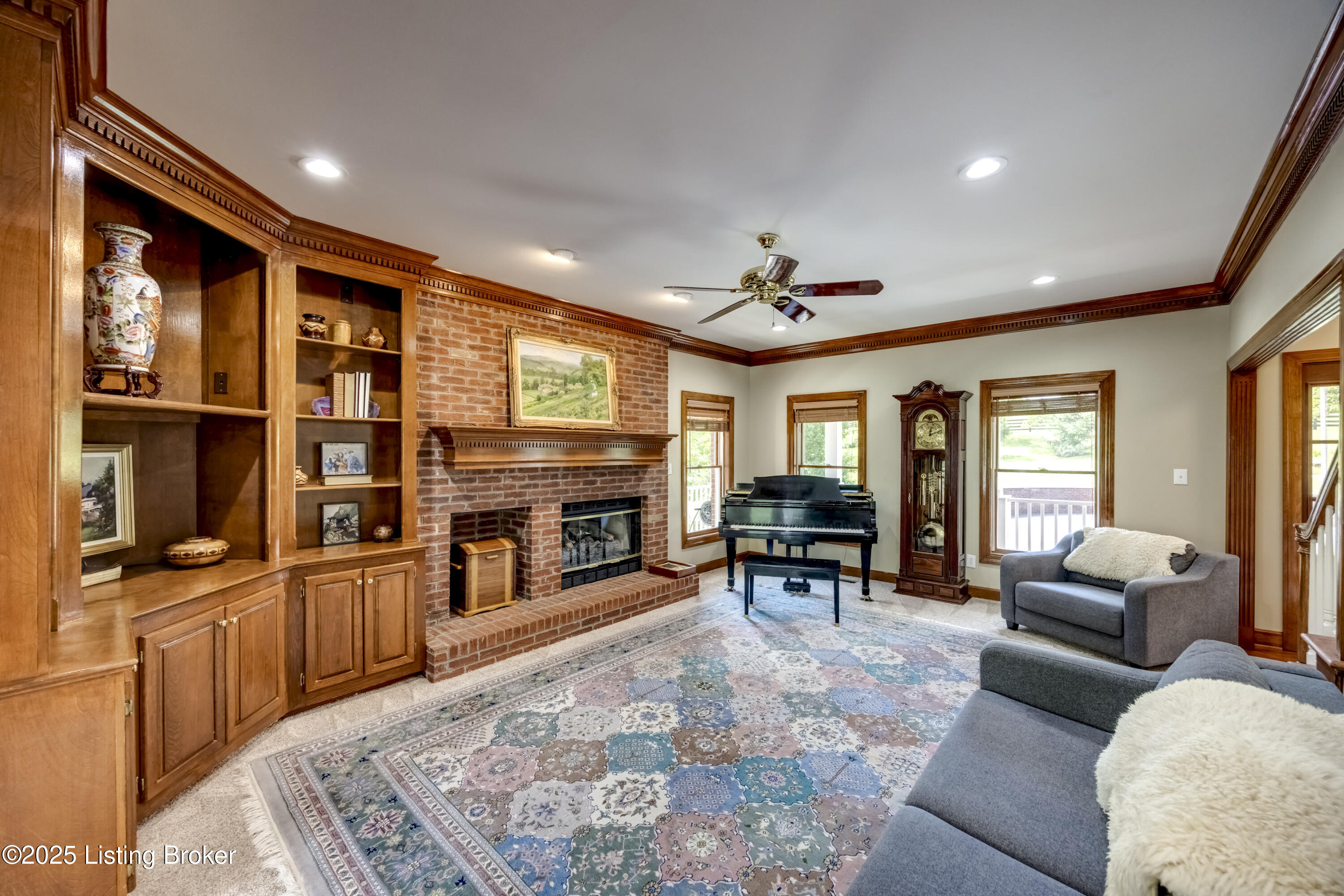 3617 Red Oak Dr, La Grange