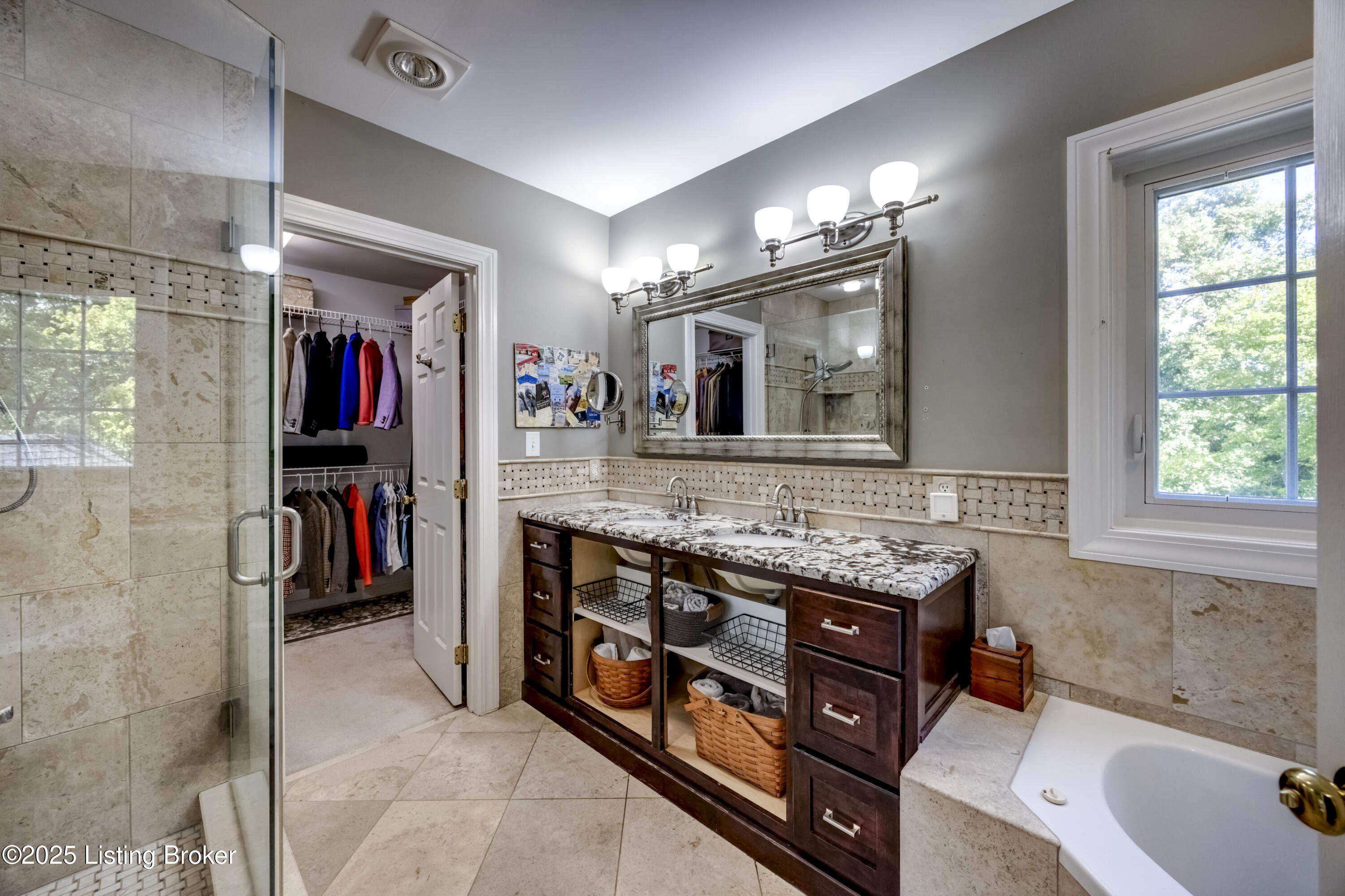 3617 Red Oak Dr, La Grange