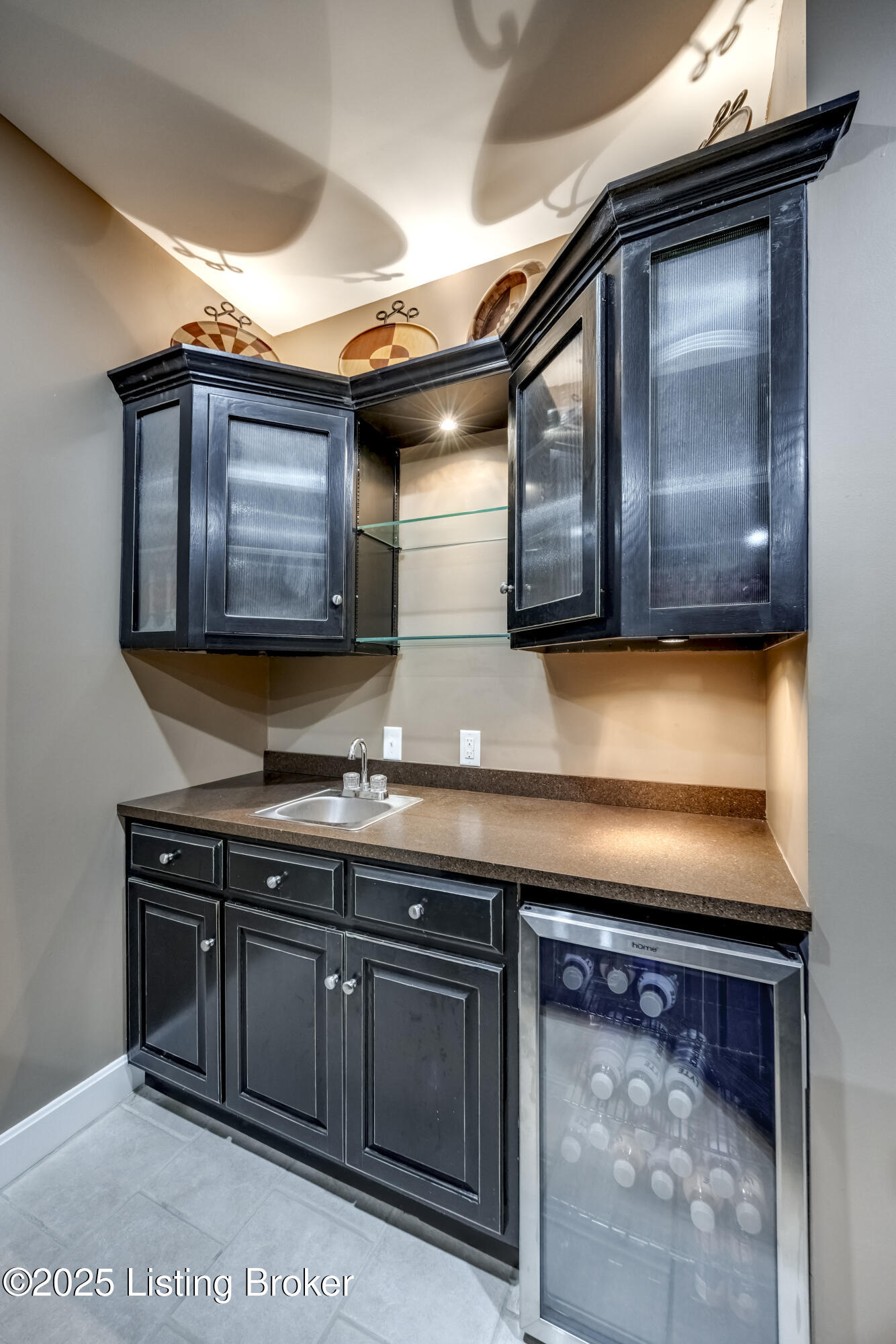 3617 Red Oak Dr, La Grange