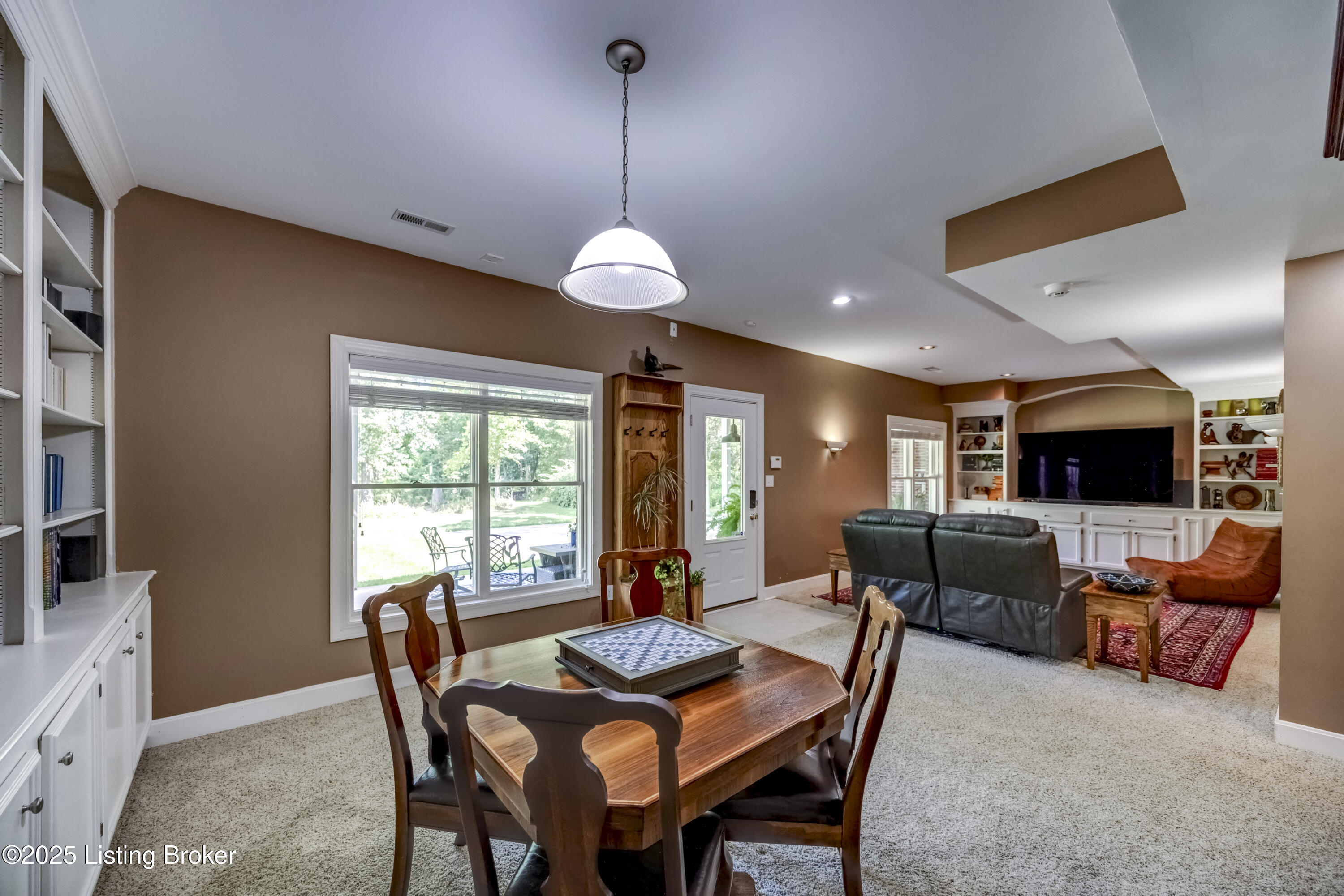 3617 Red Oak Dr, La Grange