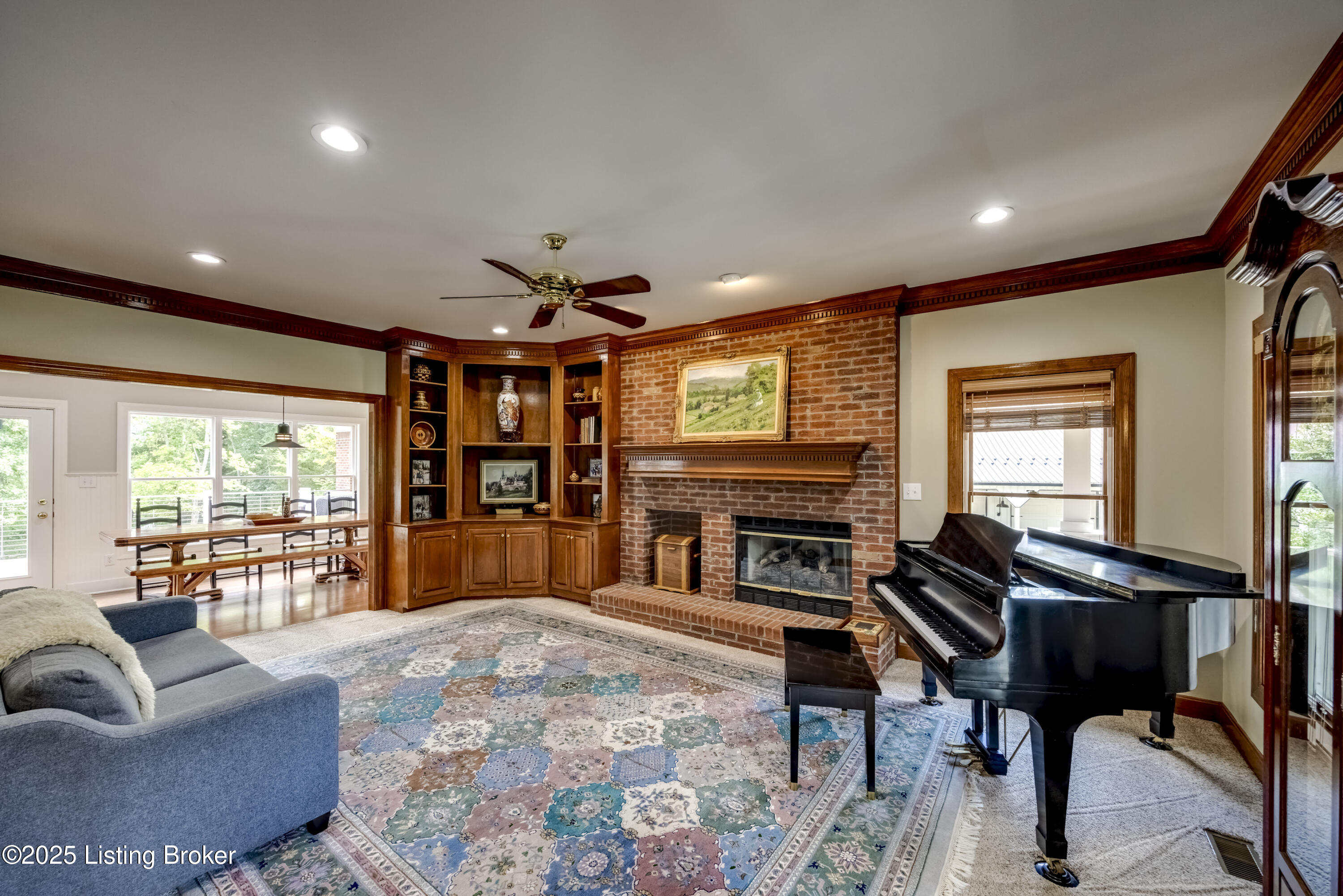 3617 Red Oak Dr, La Grange