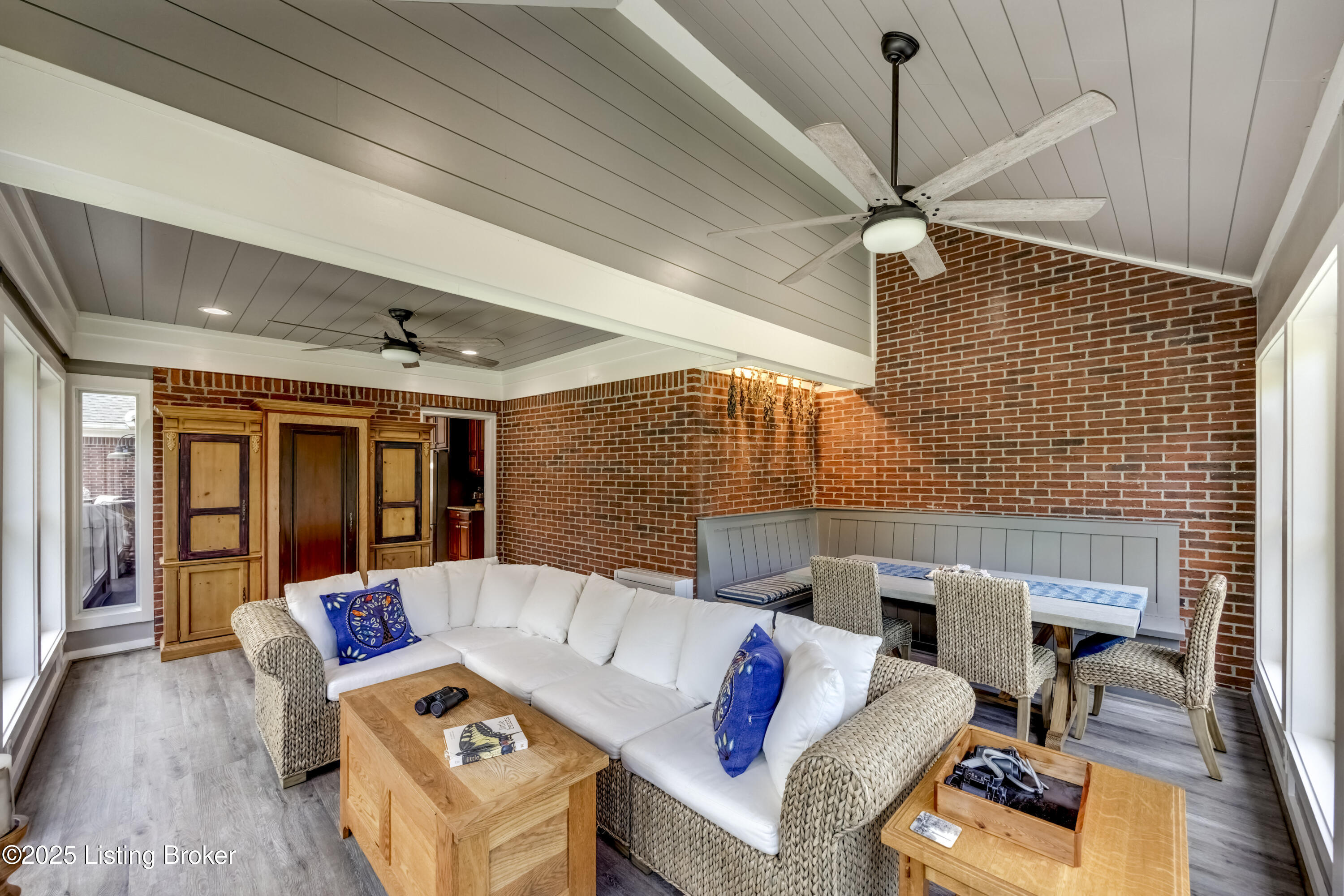 3617 Red Oak Dr, La Grange