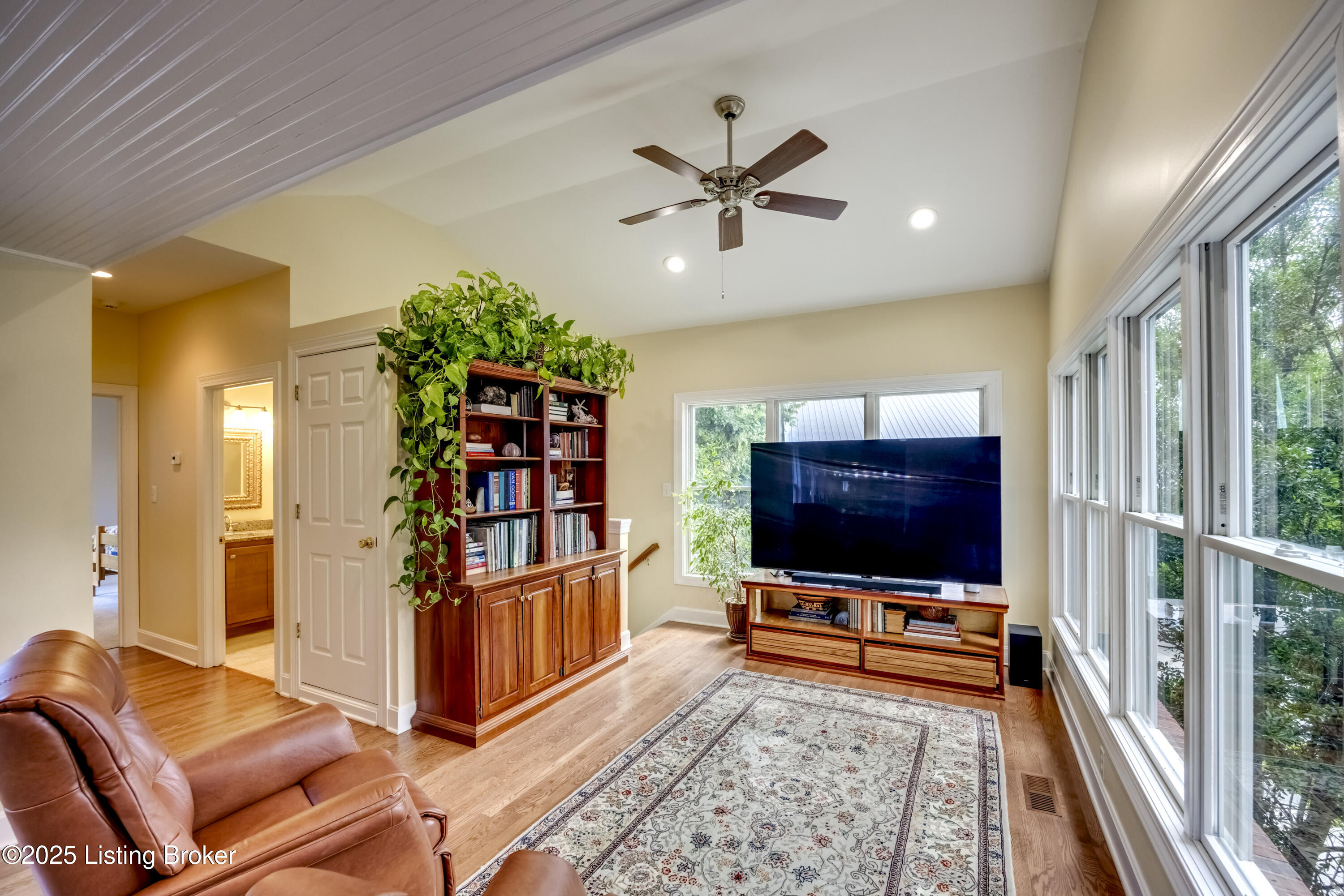 3617 Red Oak Dr, La Grange