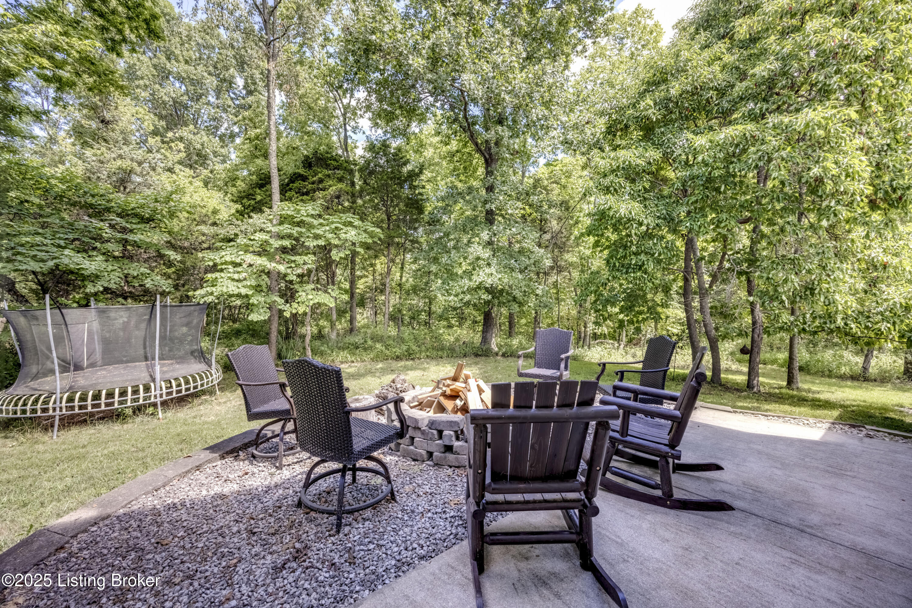 3617 Red Oak Dr, La Grange