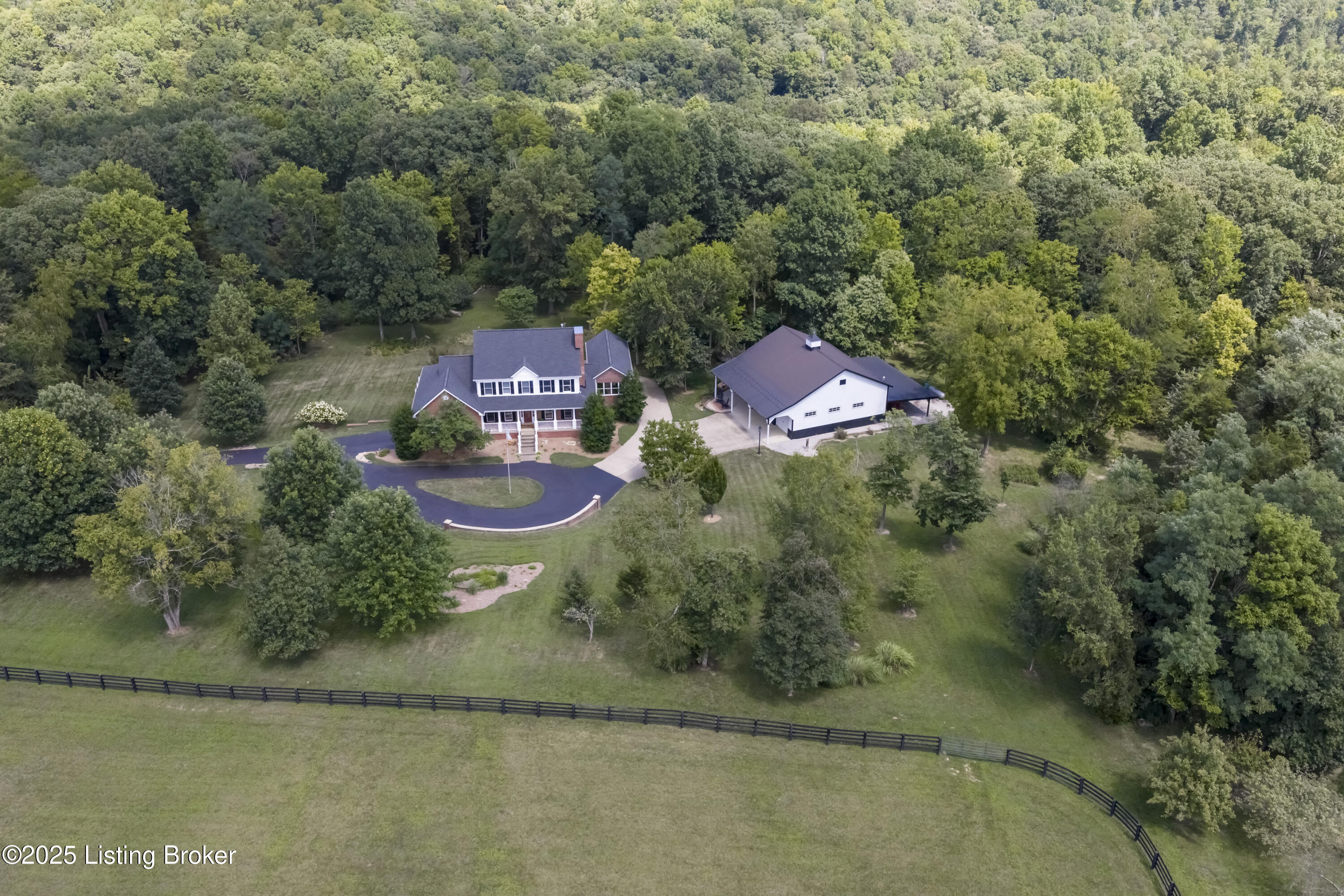 3617 Red Oak Dr, La Grange