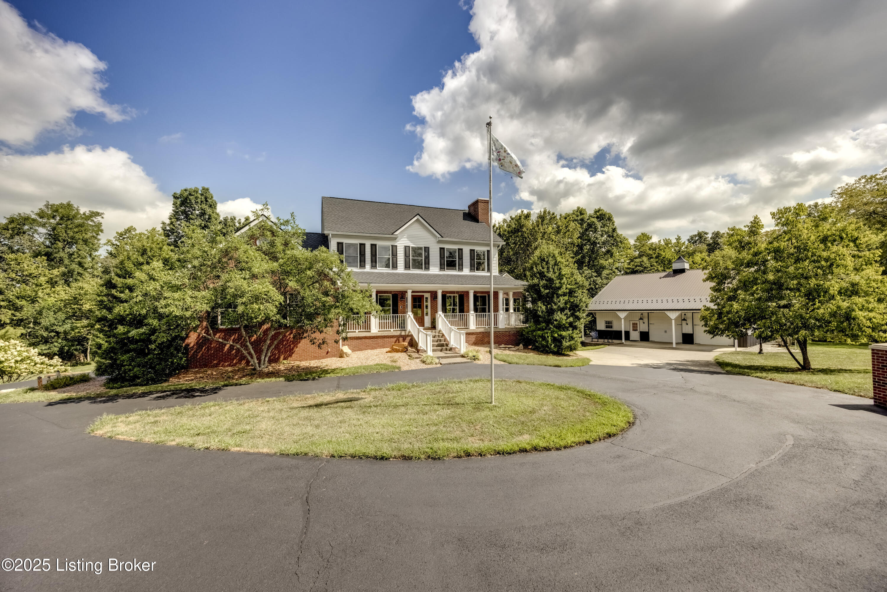 3617 Red Oak Dr, La Grange