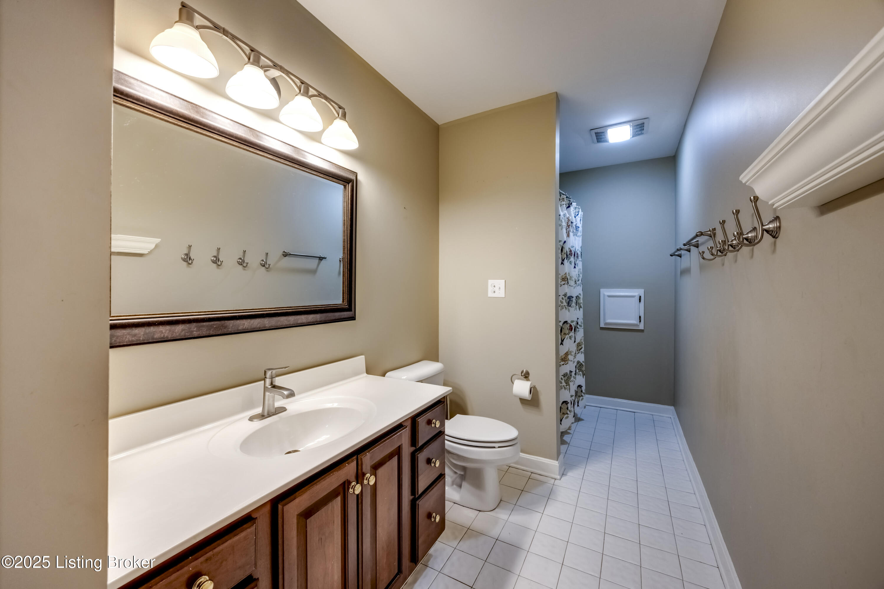 3617 Red Oak Dr, La Grange